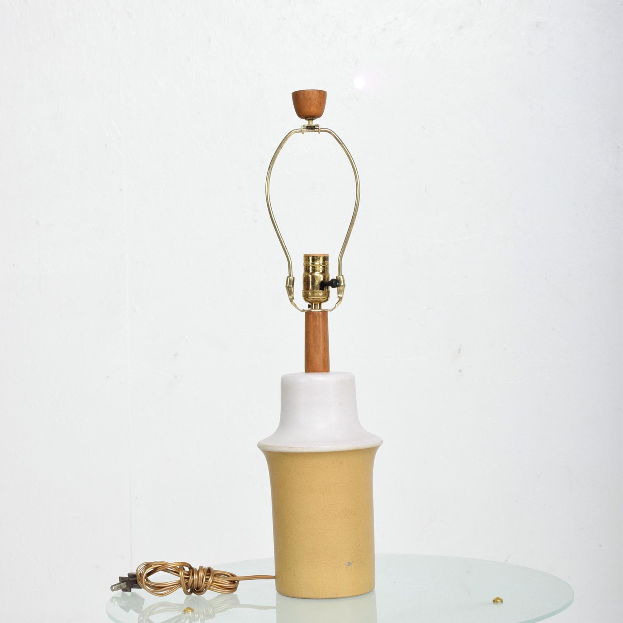 Mid-Century Modern Gordon and Jane Martz Charming Ceramic Teak Table Lamp in White, 1960s