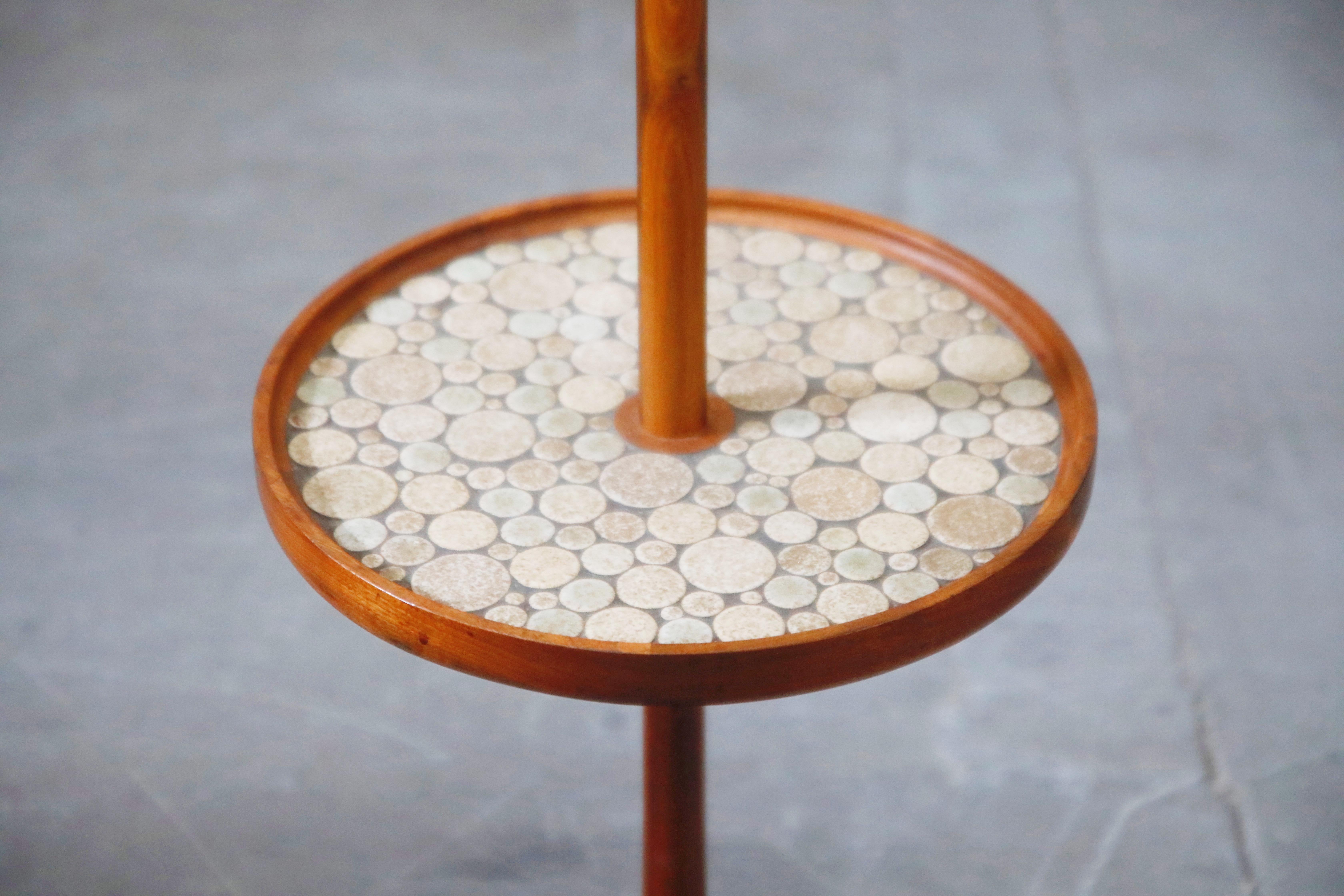 Gordon and Jane Martz for Marshall Studios Floor Lamp with Ceramic Tiles Table In Good Condition In Los Angeles, CA