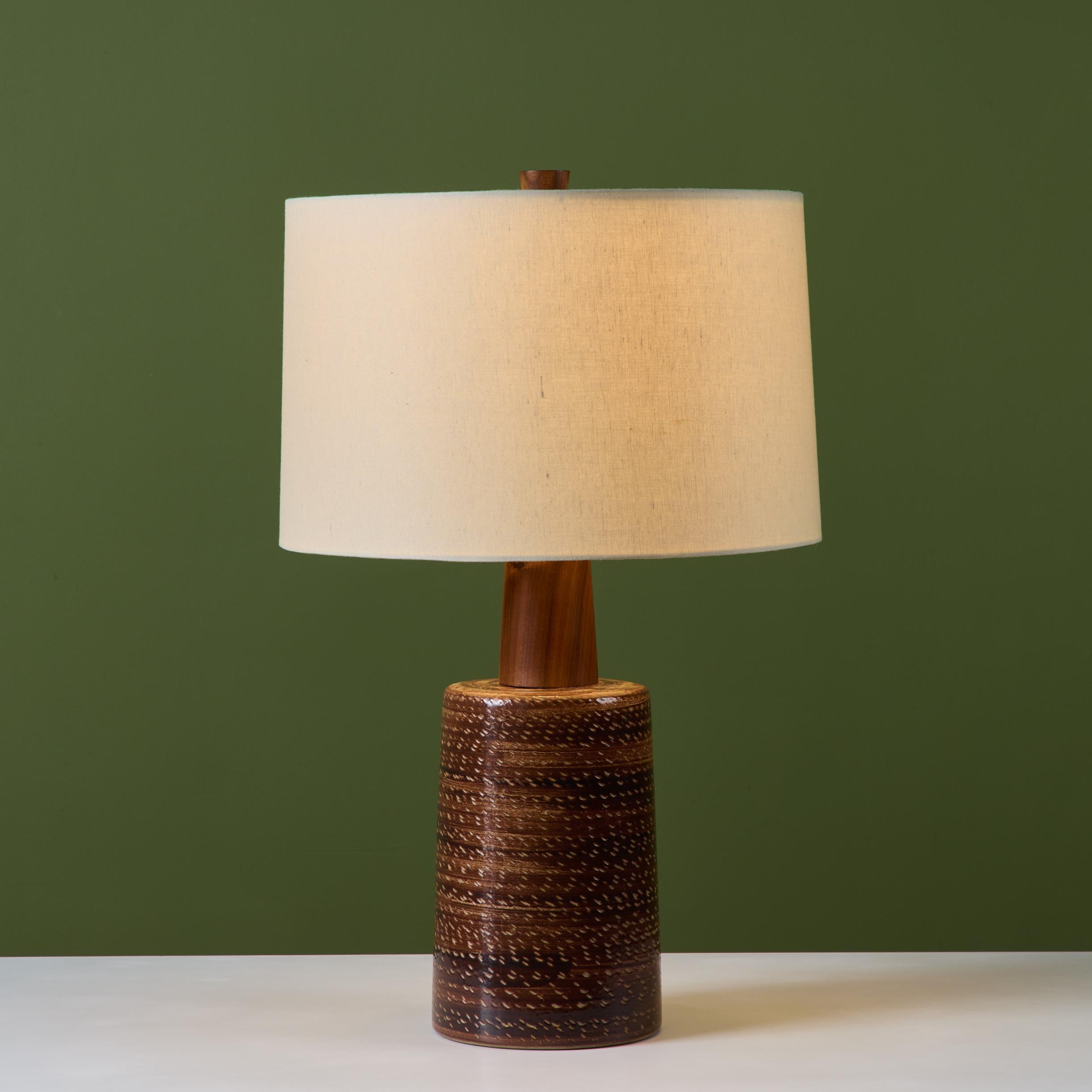 Mid-Century Modern Gordon and Jane Martz Large Scale Brown Ceramic Glazed Table Lamp For Sale