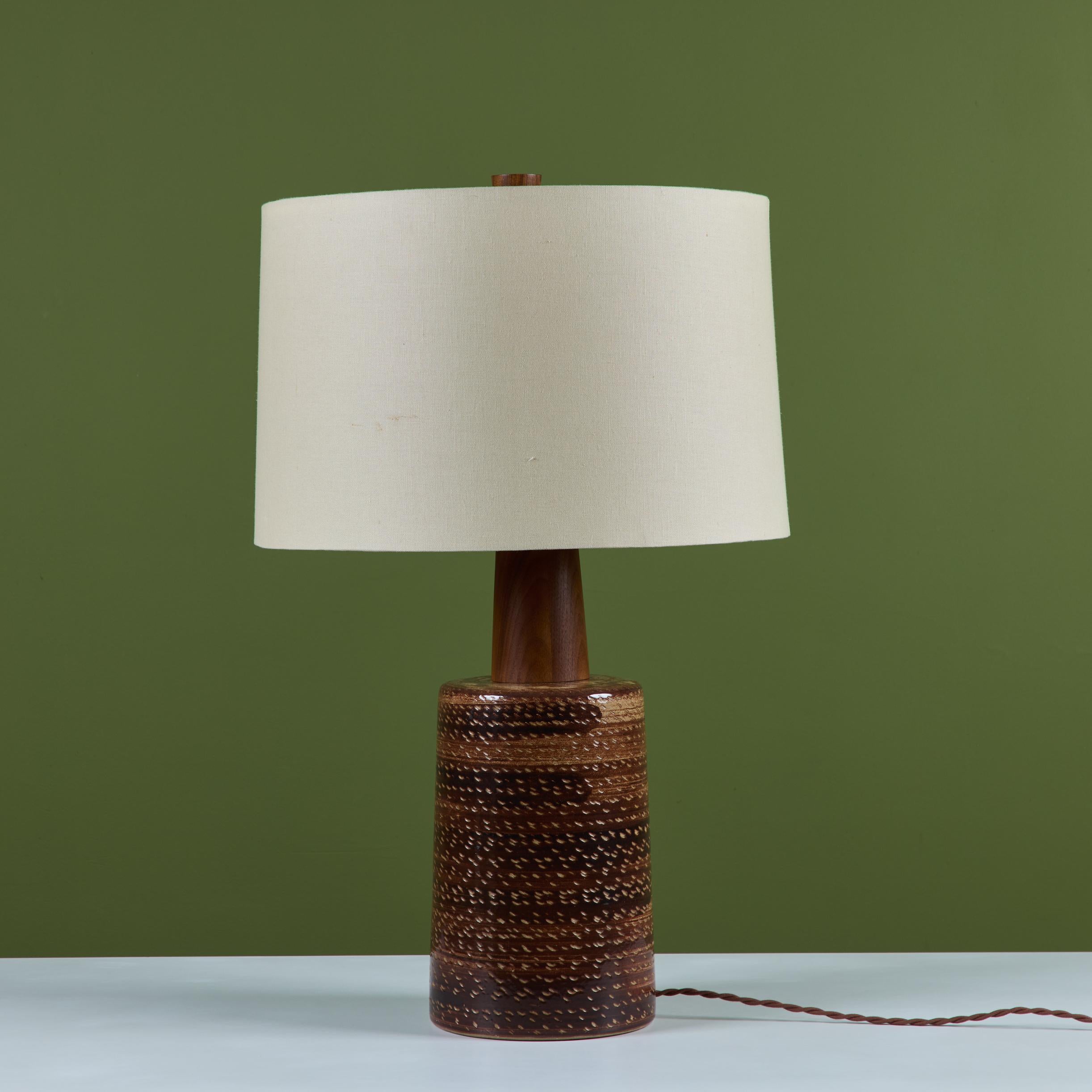American Gordon and Jane Martz Large Scale Brown Ceramic Glazed Table Lamp For Sale