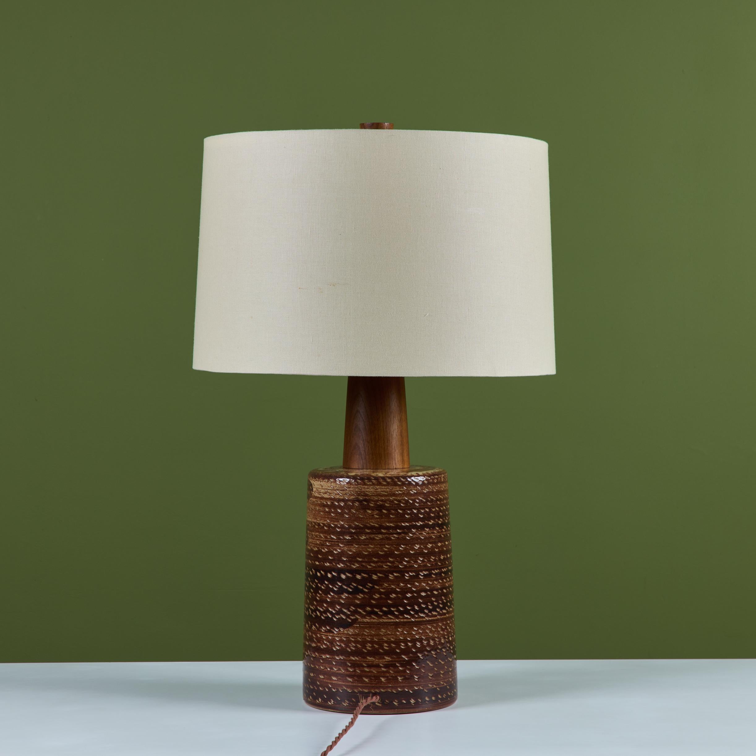 Gordon and Jane Martz Large Scale Brown Ceramic Glazed Table Lamp In Excellent Condition For Sale In Los Angeles, CA