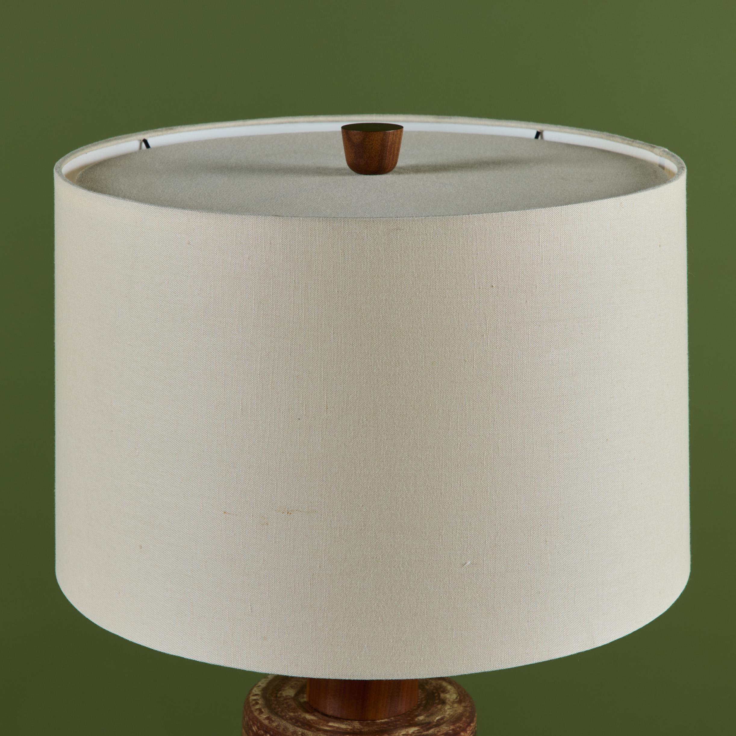 Gordon and Jane Martz Large Scale Brown Ceramic Glazed Table Lamp For Sale 1