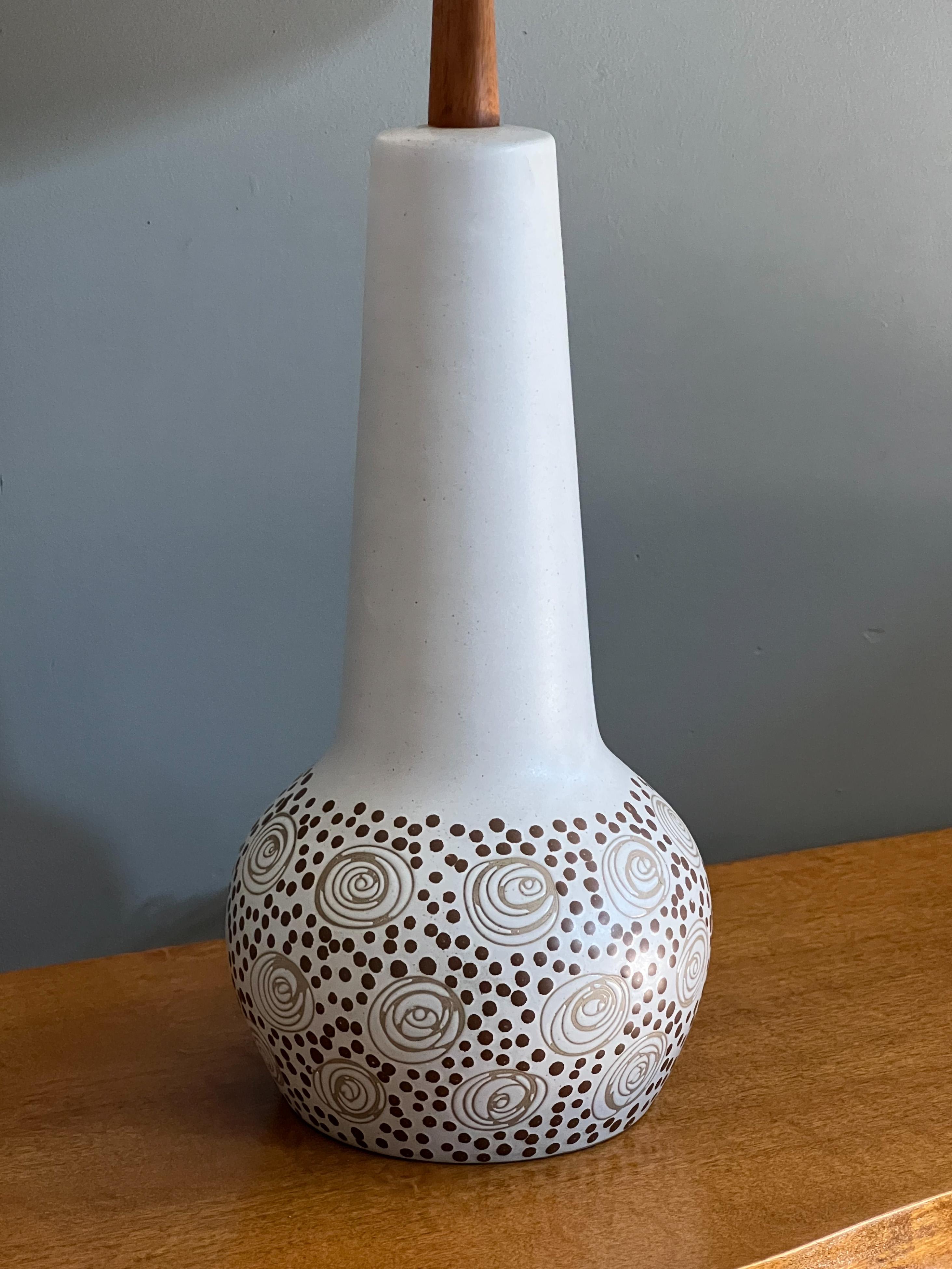 American Gordon and Jane Martz Marshall Studios Ceramic Lamp For Sale