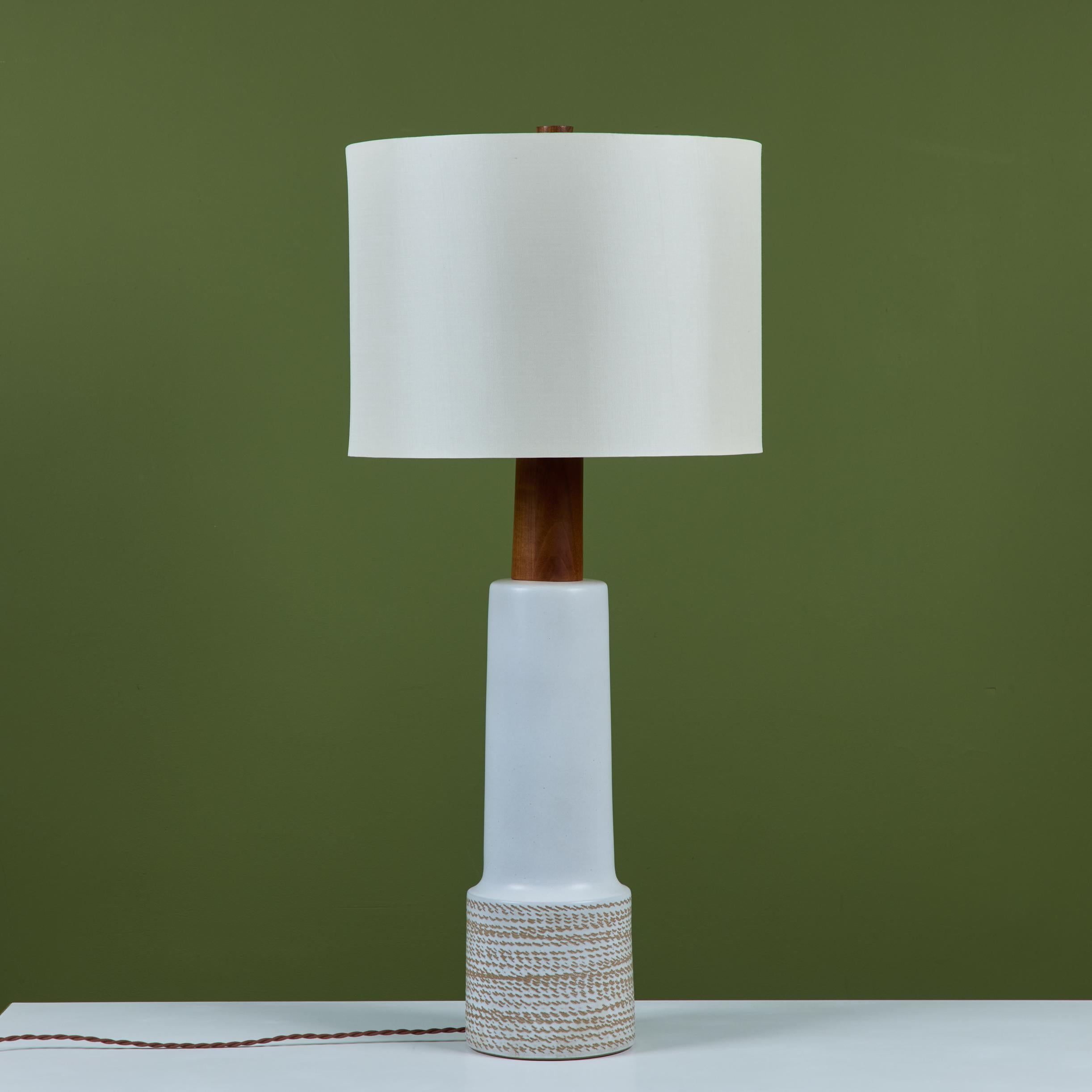 American Gordon and Jane Martz Oversized White Ceramic Table Lamp For Sale
