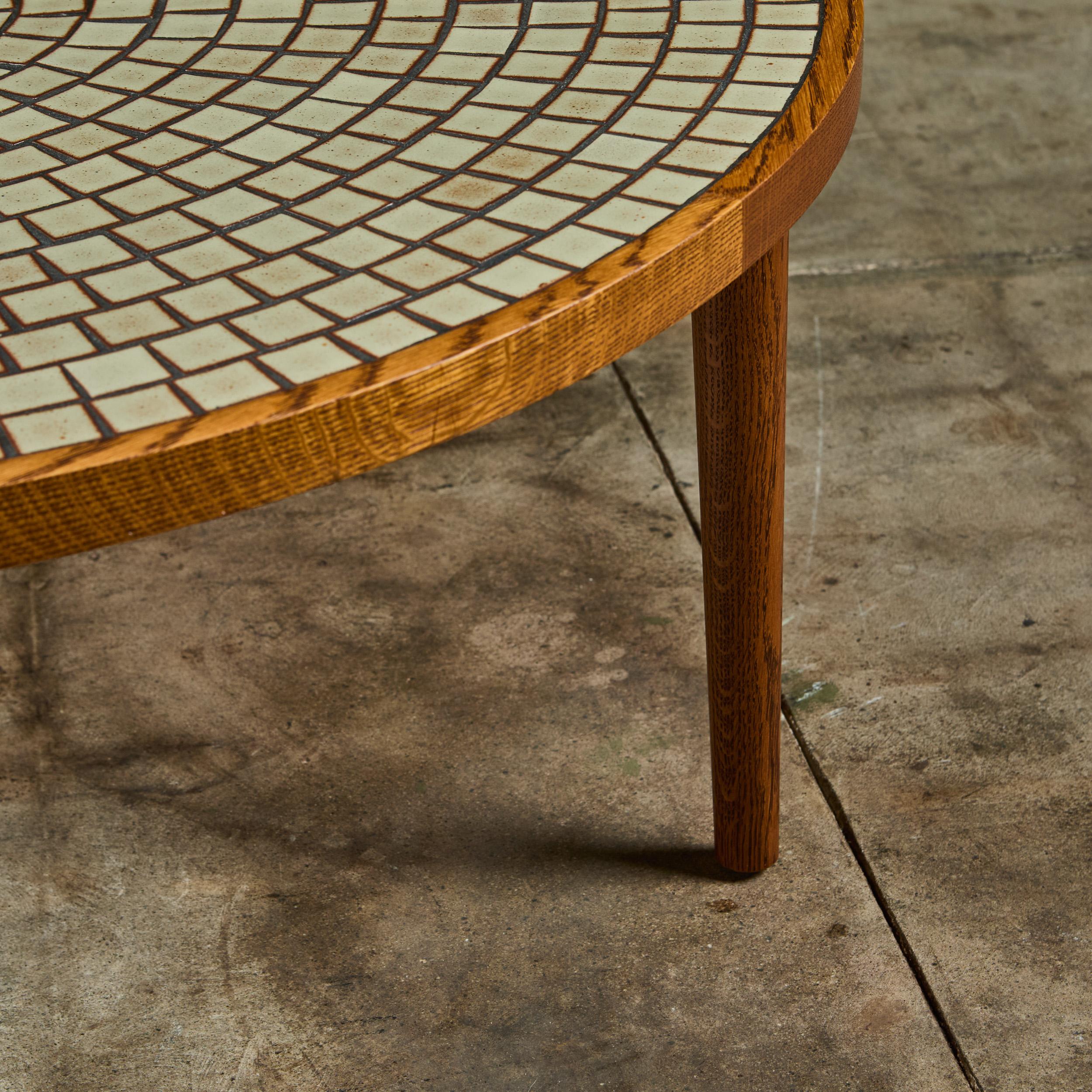Gordon & Jane Martz Tavolino rotondo in Oak con piastrelle a mosaico in vendita 3
