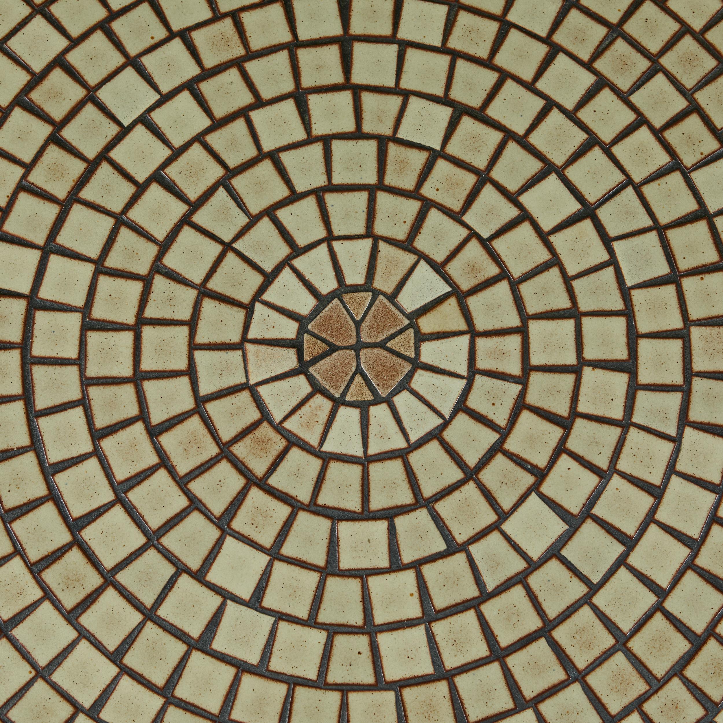 Gordon & Jane Martz Tavolino rotondo in Oak con piastrelle a mosaico in vendita 8