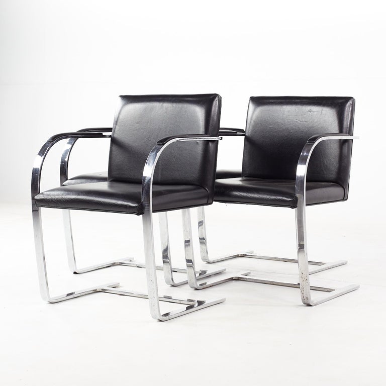 Mid-Century Modern Gordon BRNO Mid-Century Flat Bar Black Leather Chairs, Set of 4 For Sale