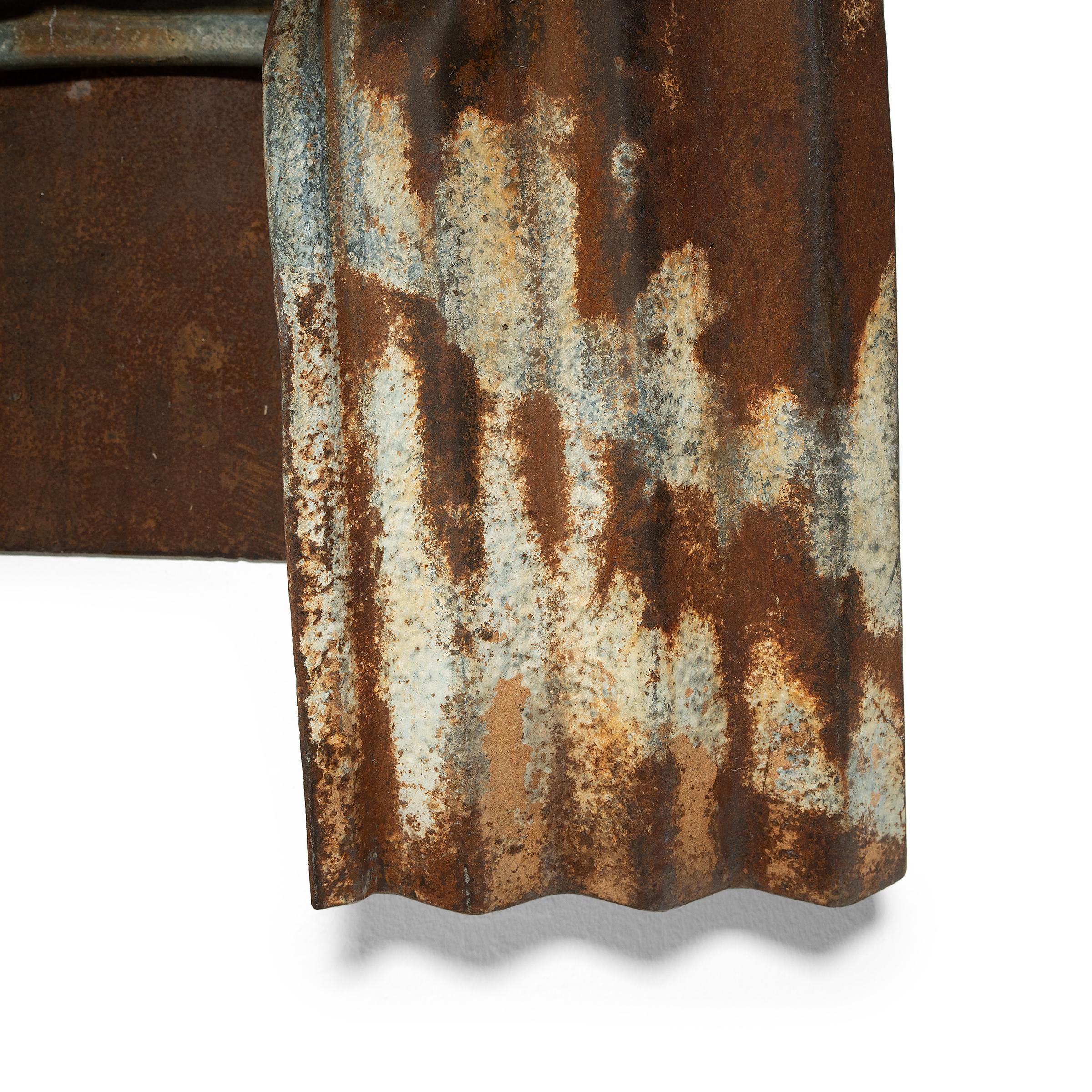 « enveloppe ondulée », sculpture en acier trouvée, 2012 en vente 1