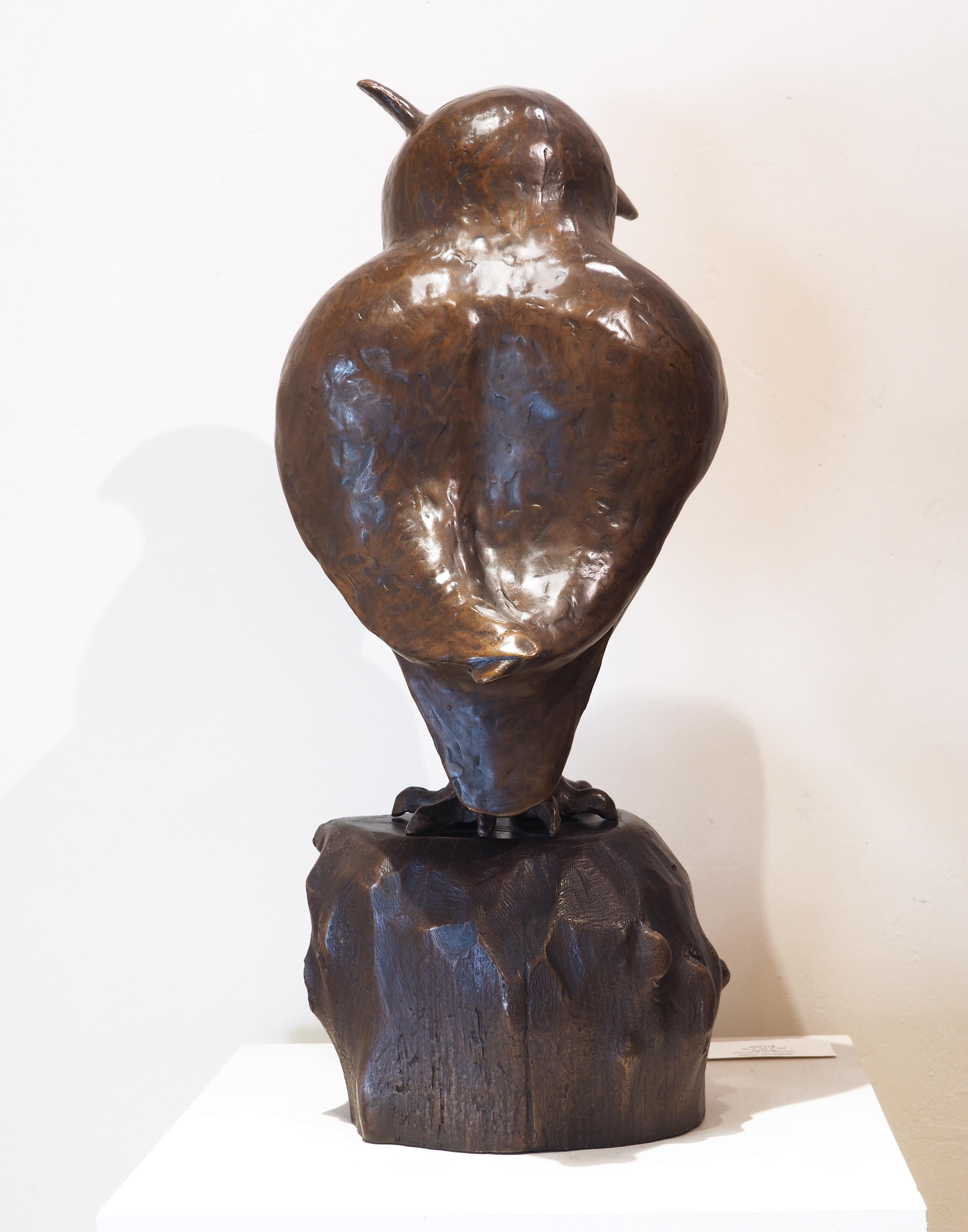 George on a Stump (bronze, sculpture, owl, bird) - Gold Figurative Sculpture by Gordon Gund