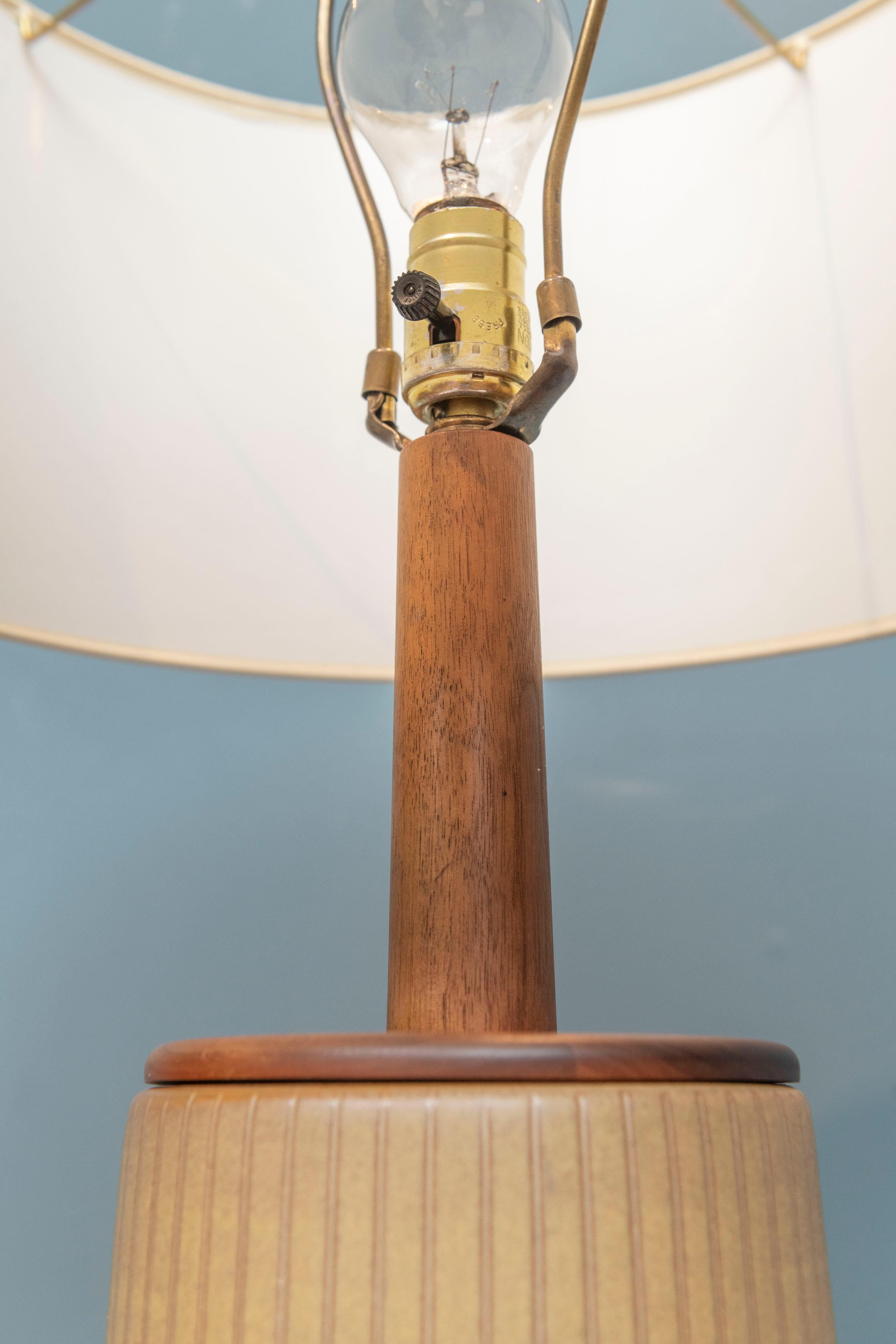 Gordon & Jane Martz Keramik-Tischlampe (amerikanisch) im Angebot