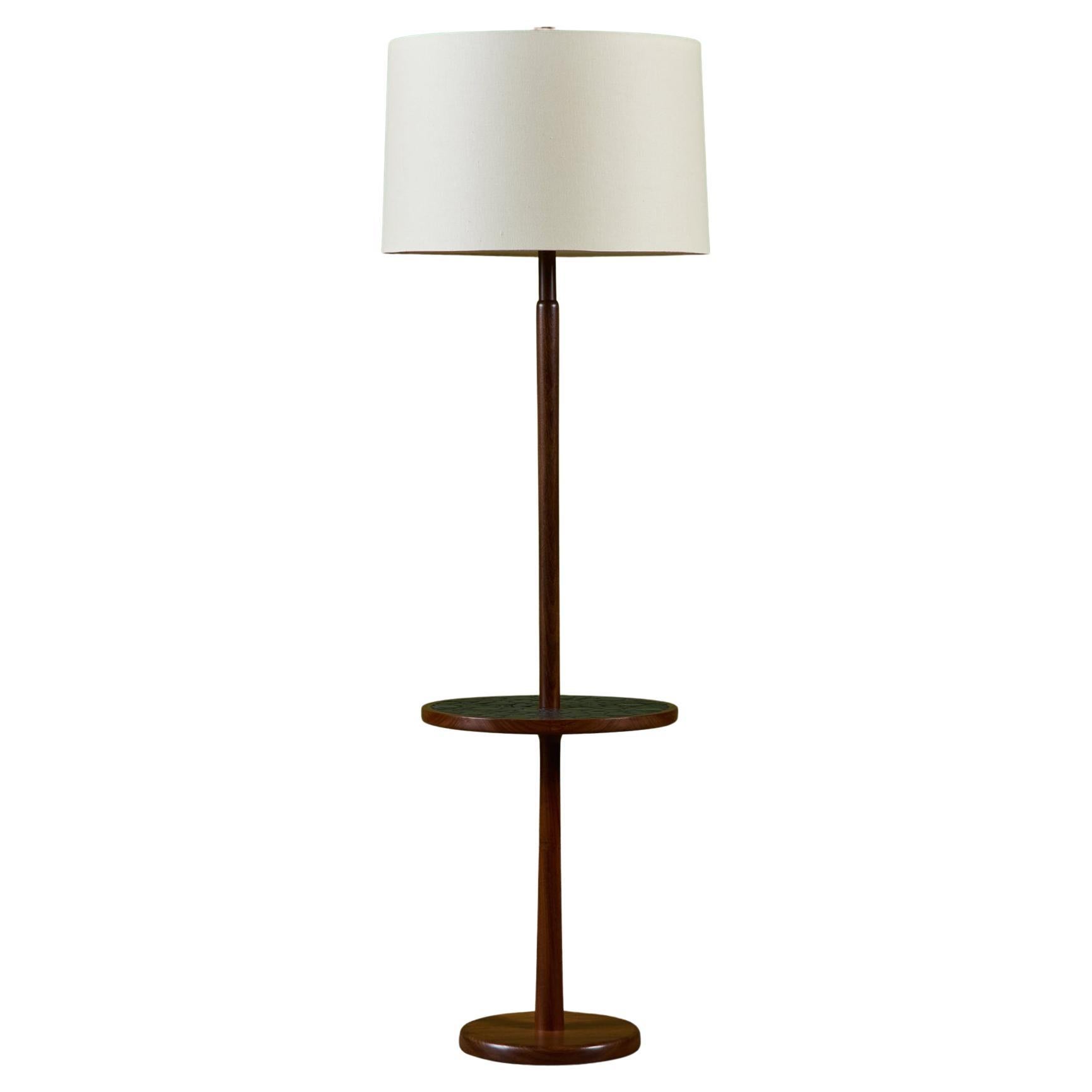 Gordon & Jane Martz Stehlampe mit schwarzem Münzfliesen-Mosaik-Beistelltisch