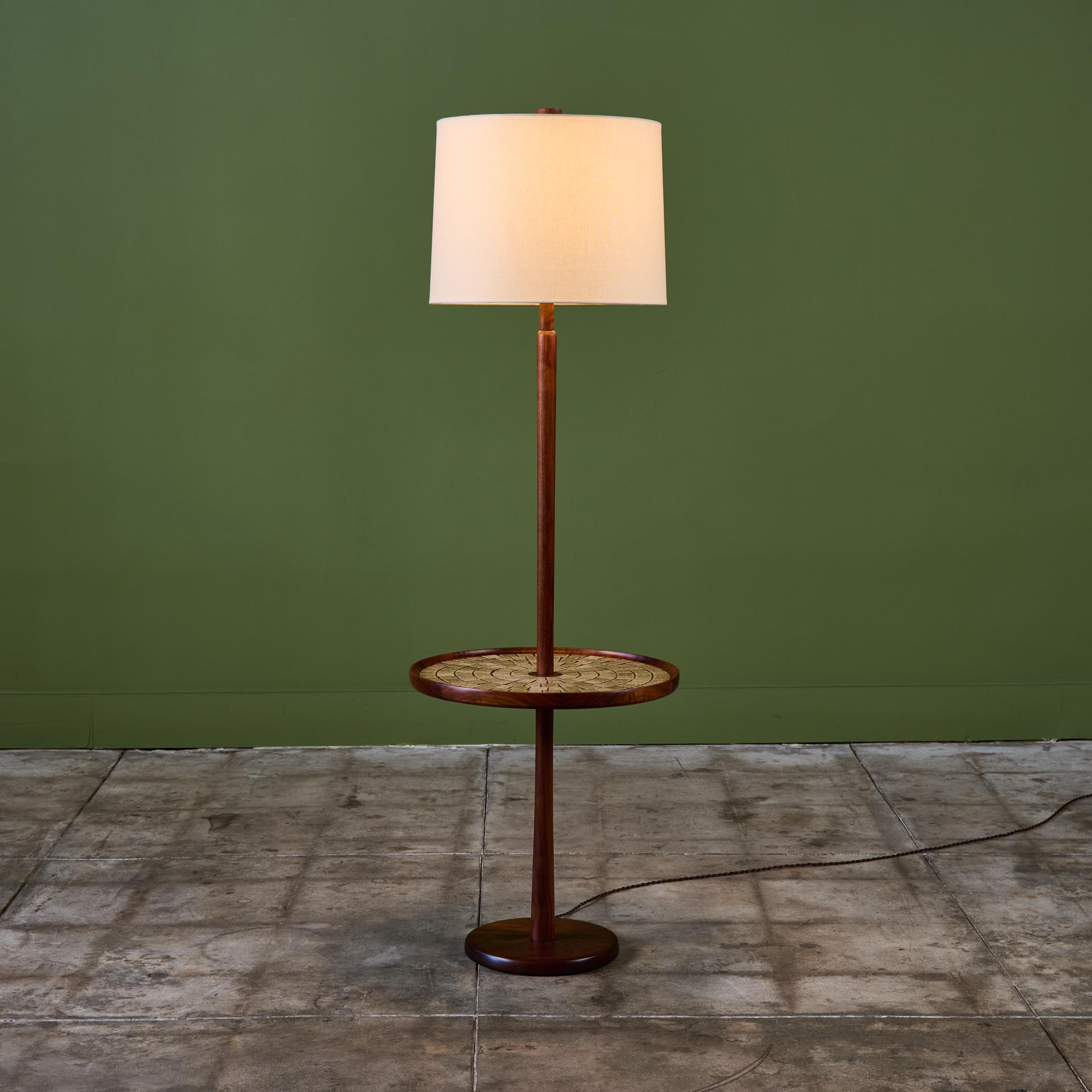 Mid-Century Modern Lampadaire Gordon & Jane Martz avec mosaïque carrée émaillée scintillante en vente