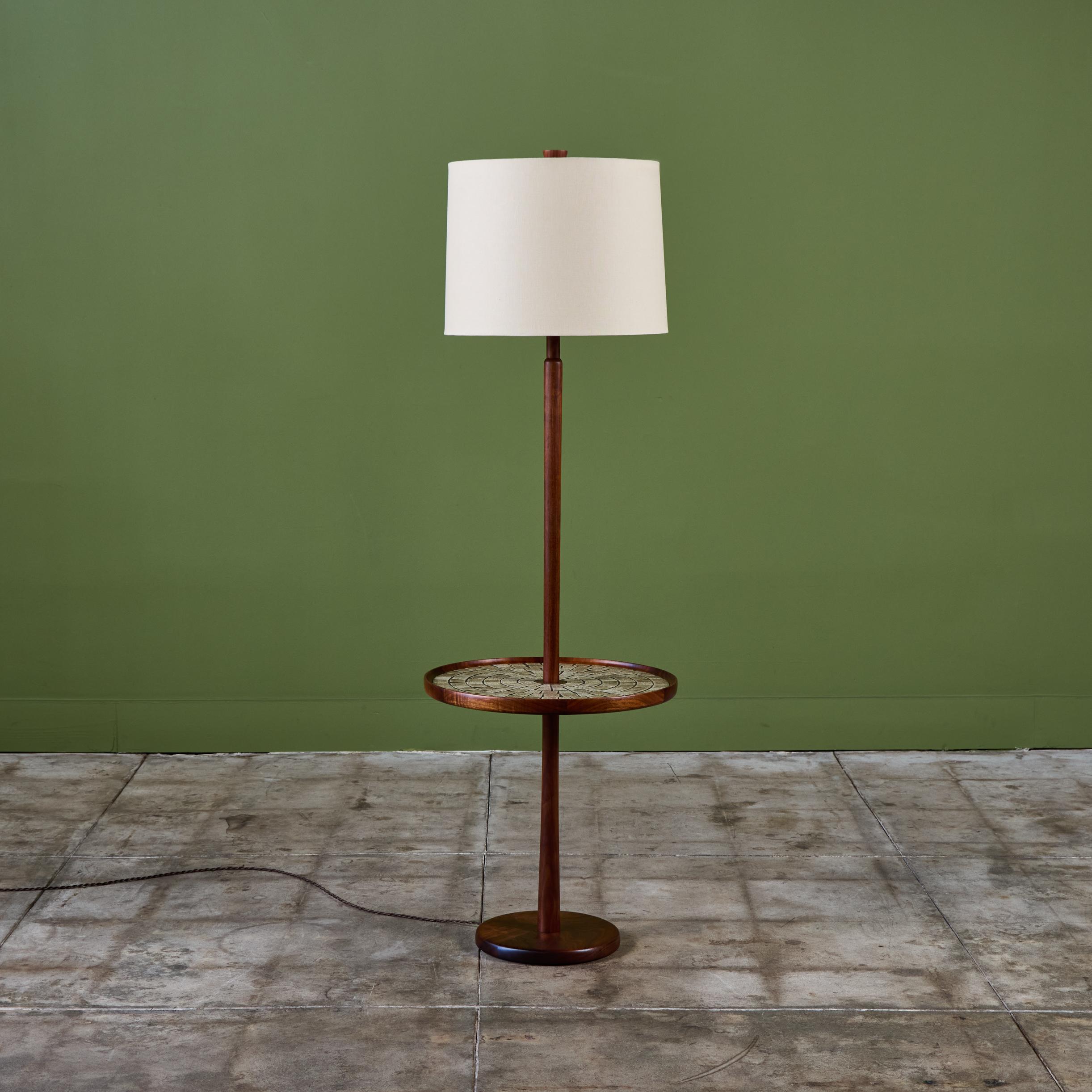 Mosaïque Lampadaire Gordon & Jane Martz avec mosaïque carrée émaillée scintillante en vente