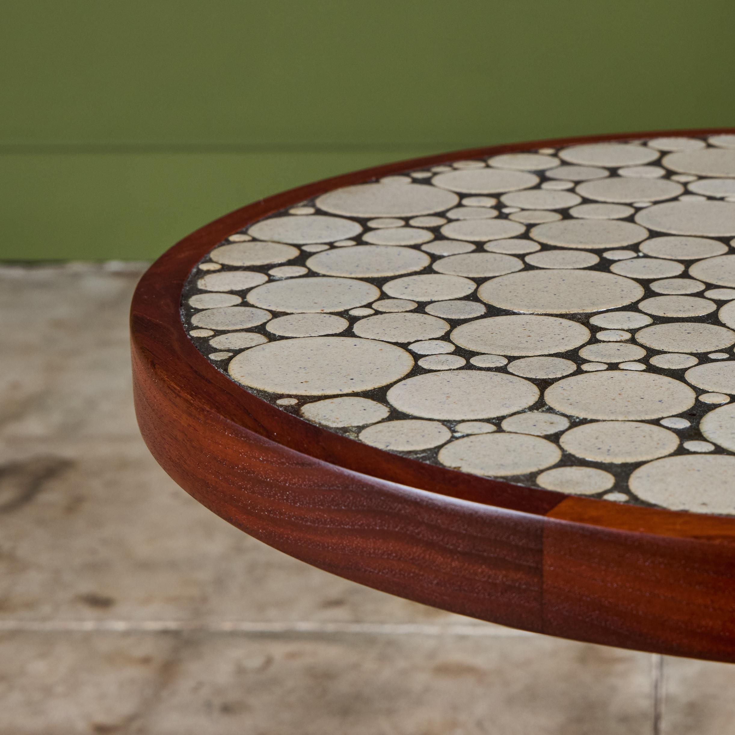 Gordon & Jane Martz Grauer Münzfliesen Mosaik Beistelltisch im Angebot 3