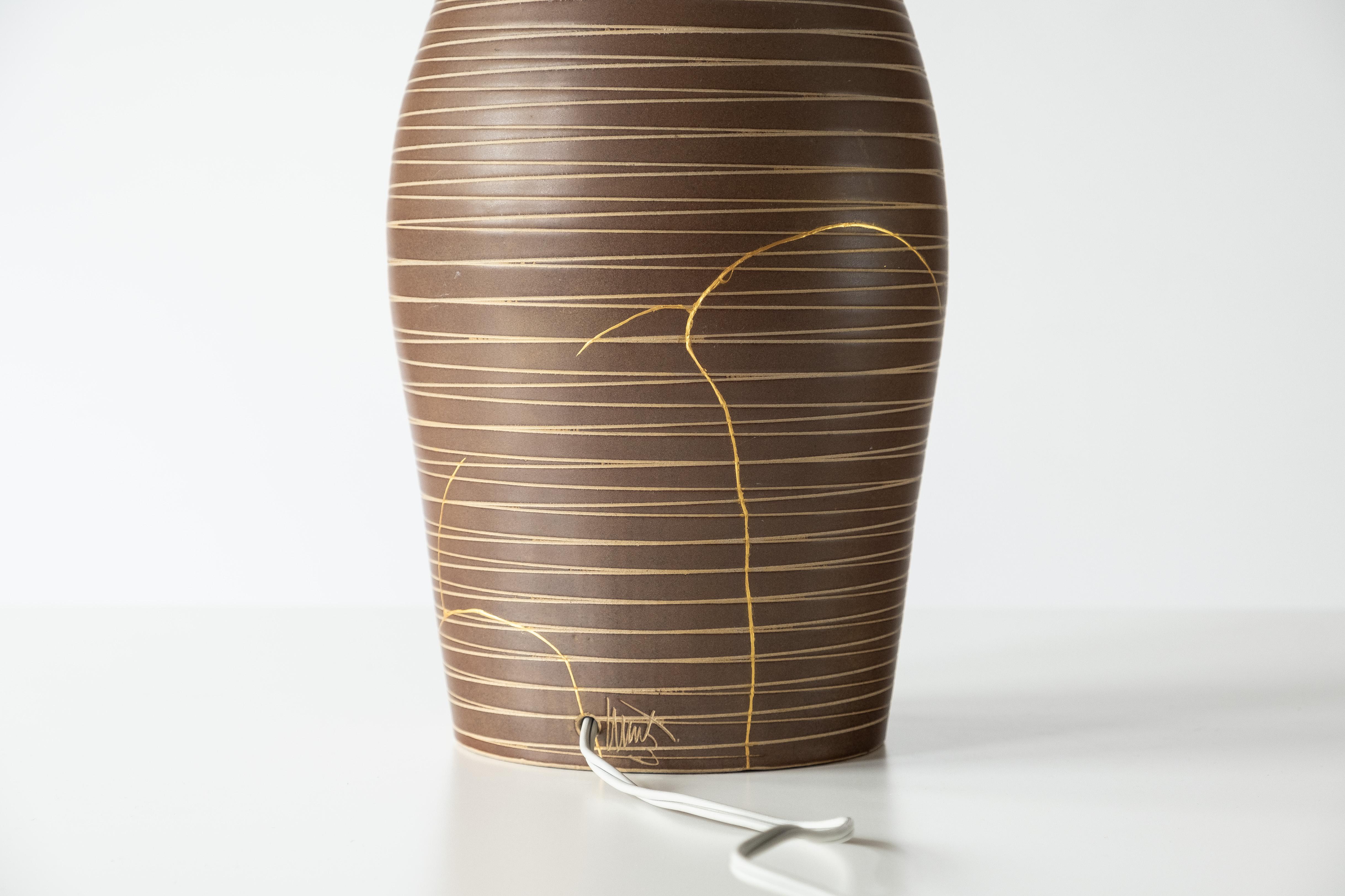 Lampe de table en céramique de Gordon & Jane Martz / Marshall Studios - Matte Brown  en vente 2