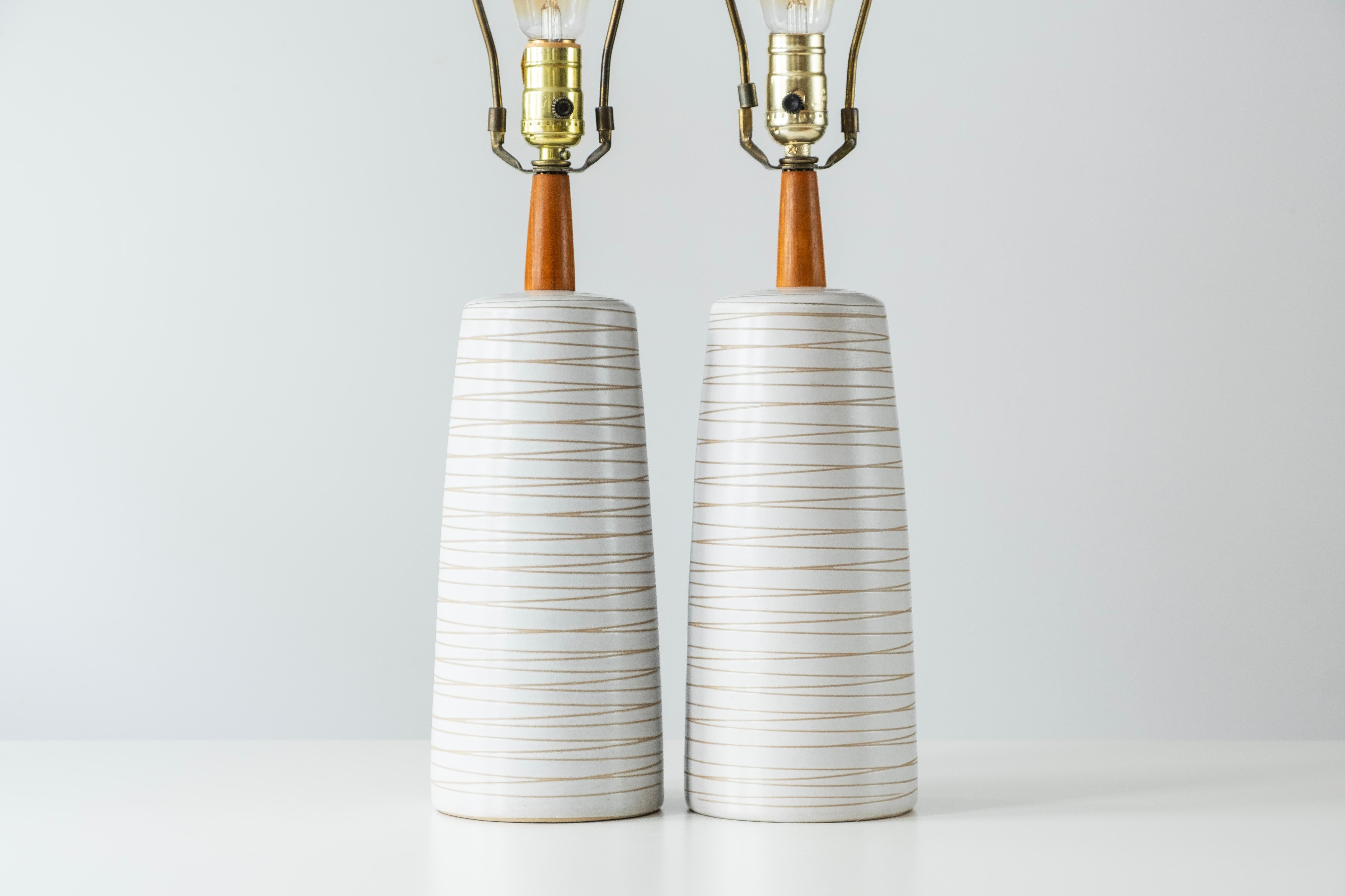 Mid-20th Century Gordon & Jane Martz / Marshall Studios Ceramic Pottery Table Lamps, White Glaze