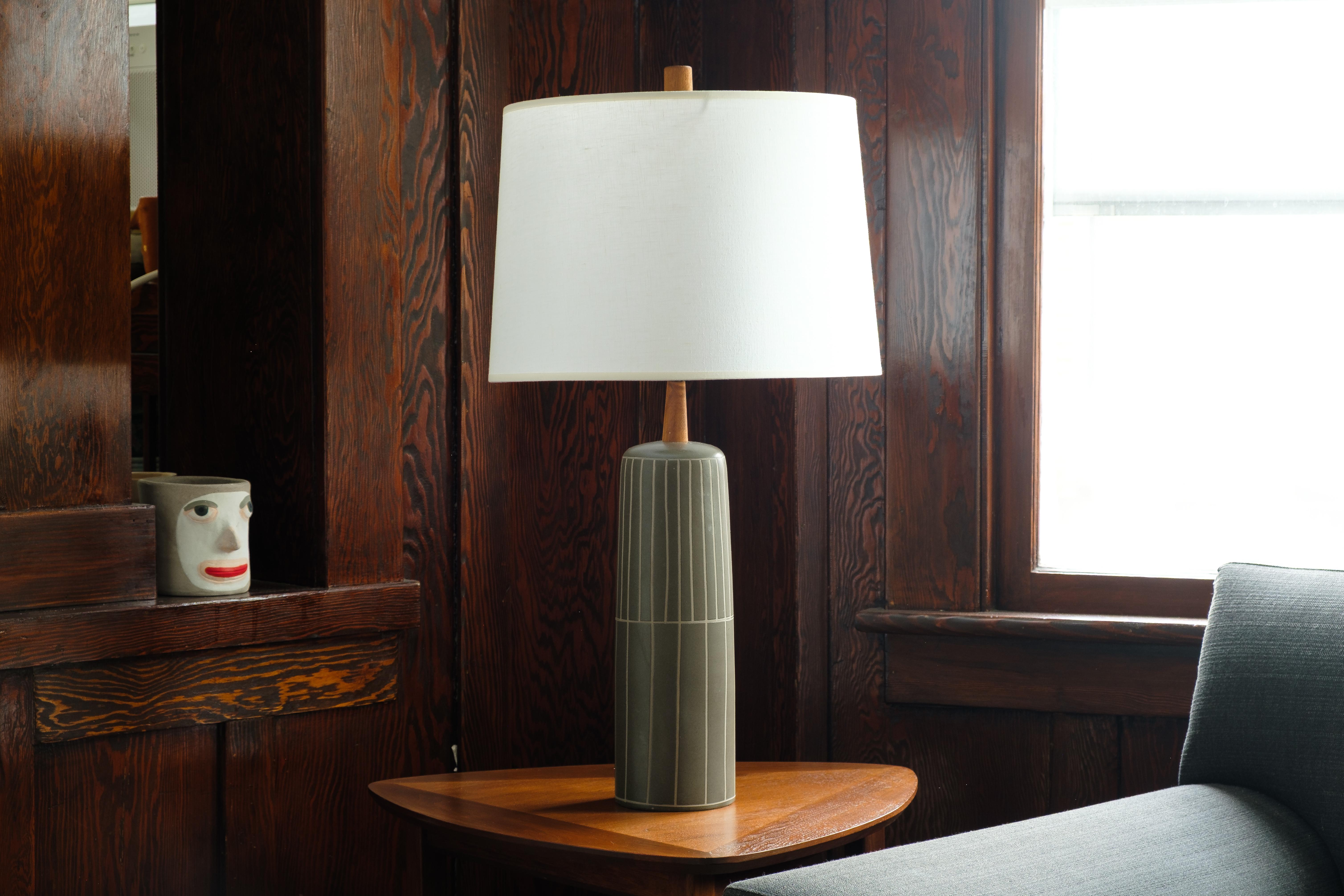 American Gordon & Jane Martz / Marshall Studios Ceramic Table Lamp, Green Glaze For Sale