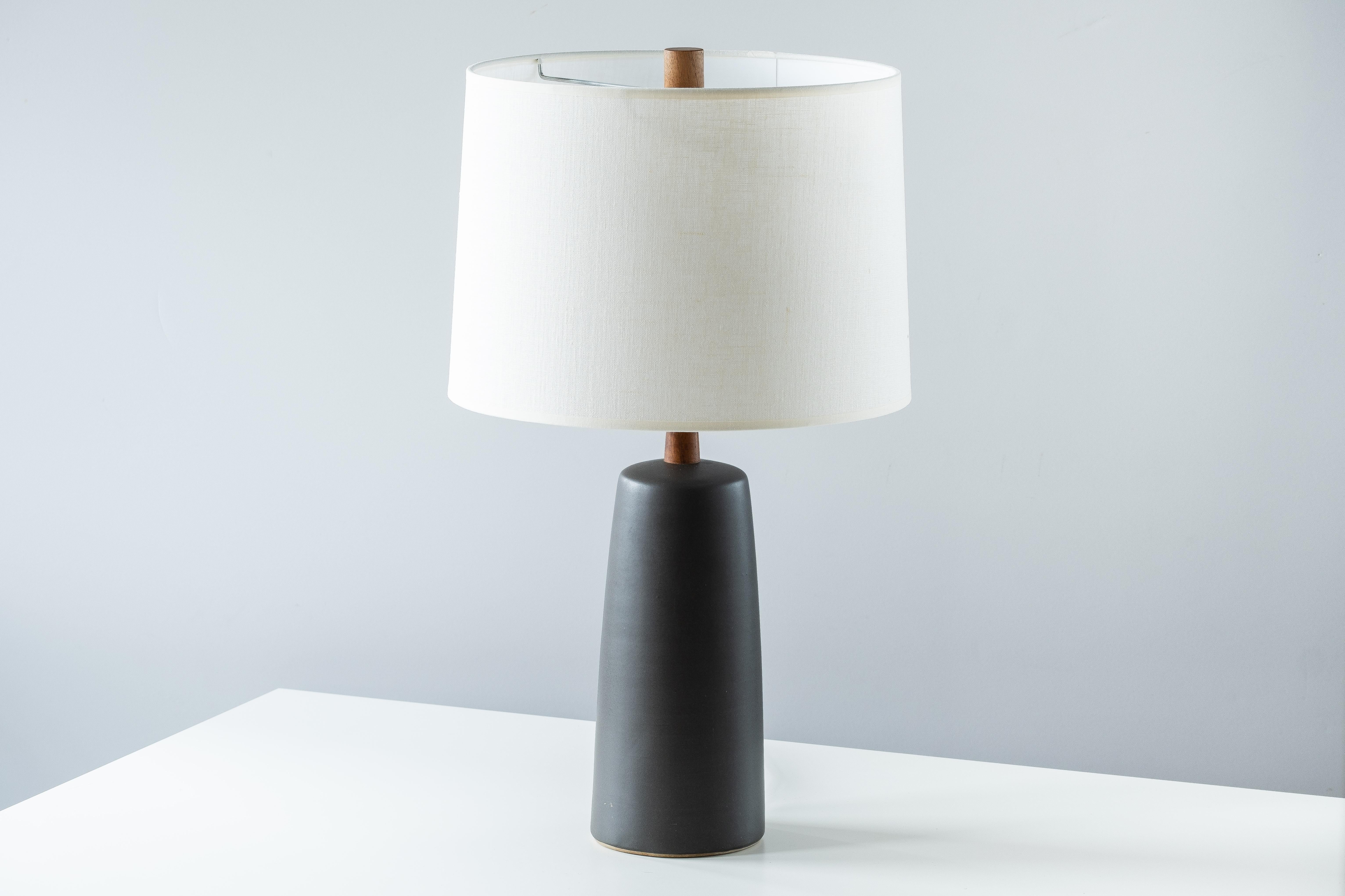 Mid-Century Modern Gordon & Jane Martz / Marshall Studios Ceramic Table Lamp, Matte Black Glaze