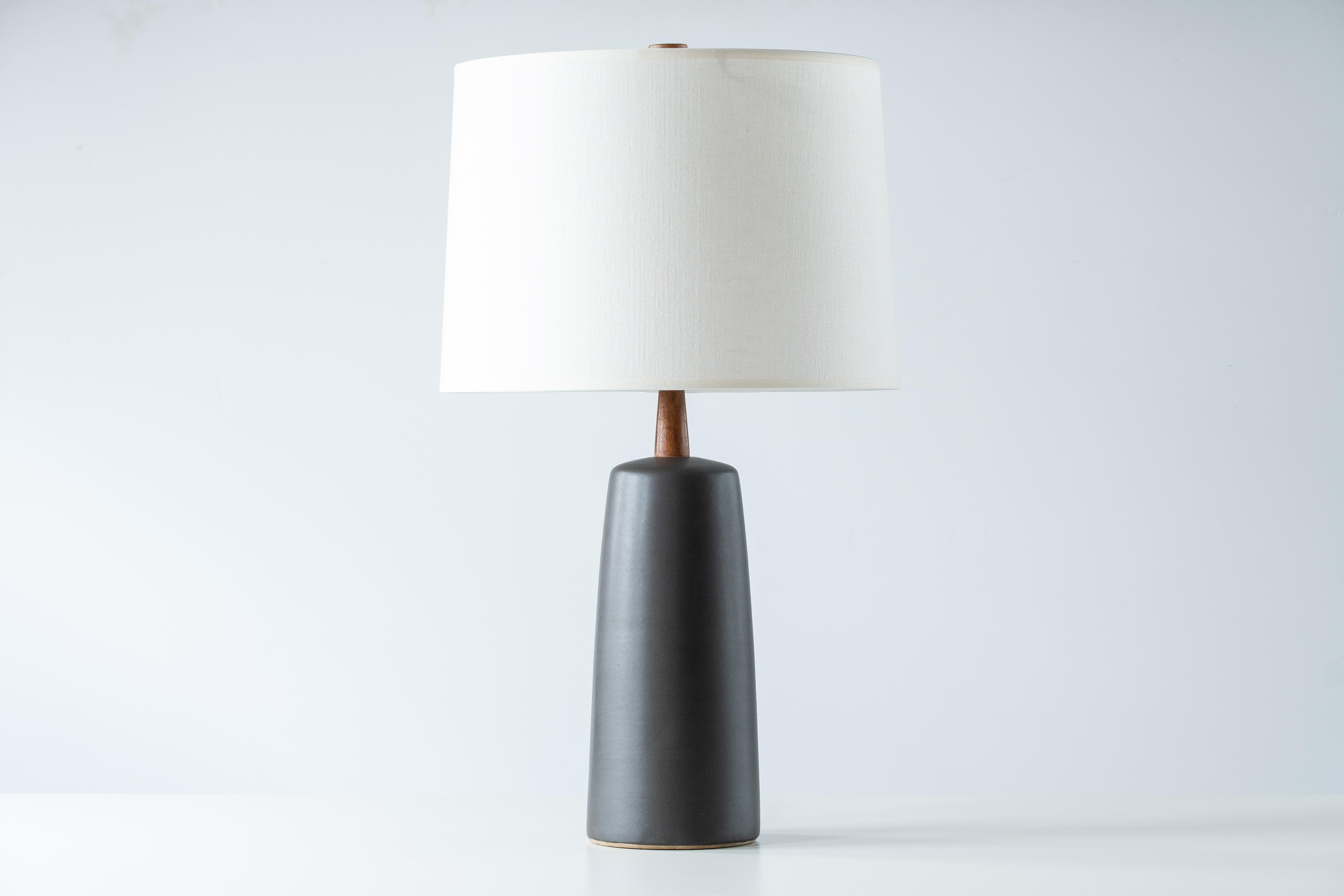 Glazed Gordon & Jane Martz / Marshall Studios Ceramic Table Lamp, Matte Black Glaze