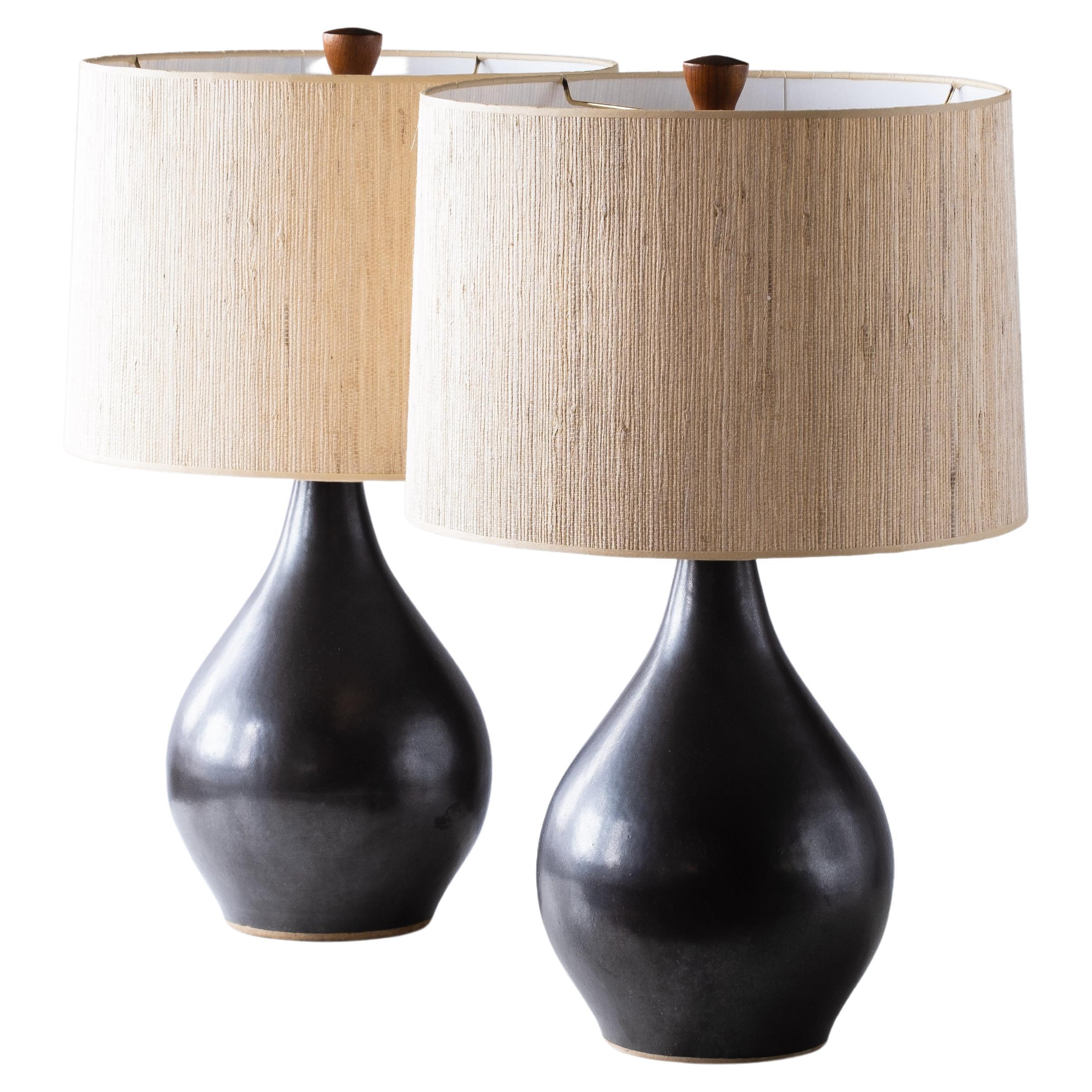 Gordon & Jane Martz / Marshall Studios - Lampes de table en céramique, glaçure noire bronze
