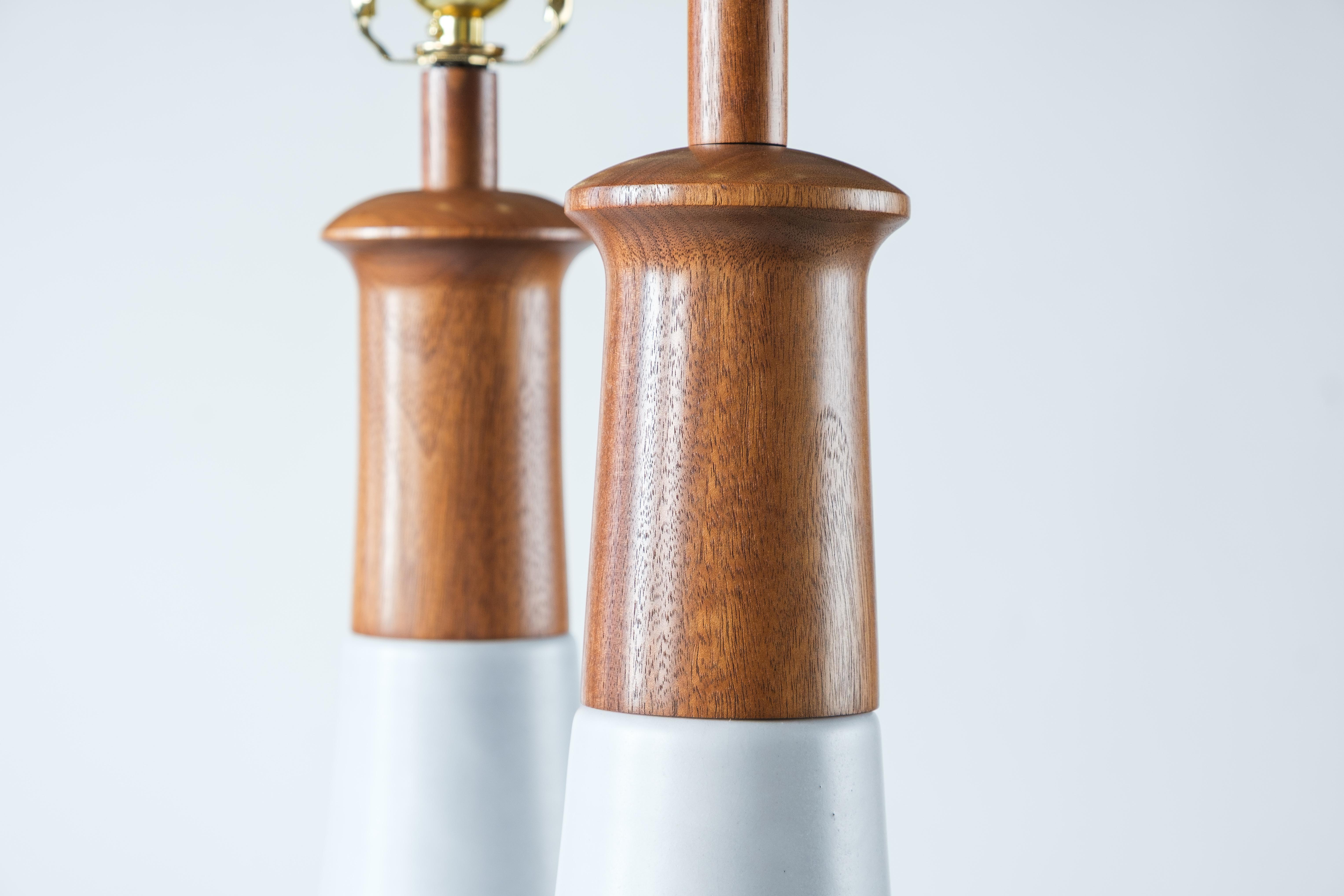 Lampes de table en céramique Gordon & Jane Martz / Marshall Studios, glaçure blanche mate Bon état - En vente à Portland, OR