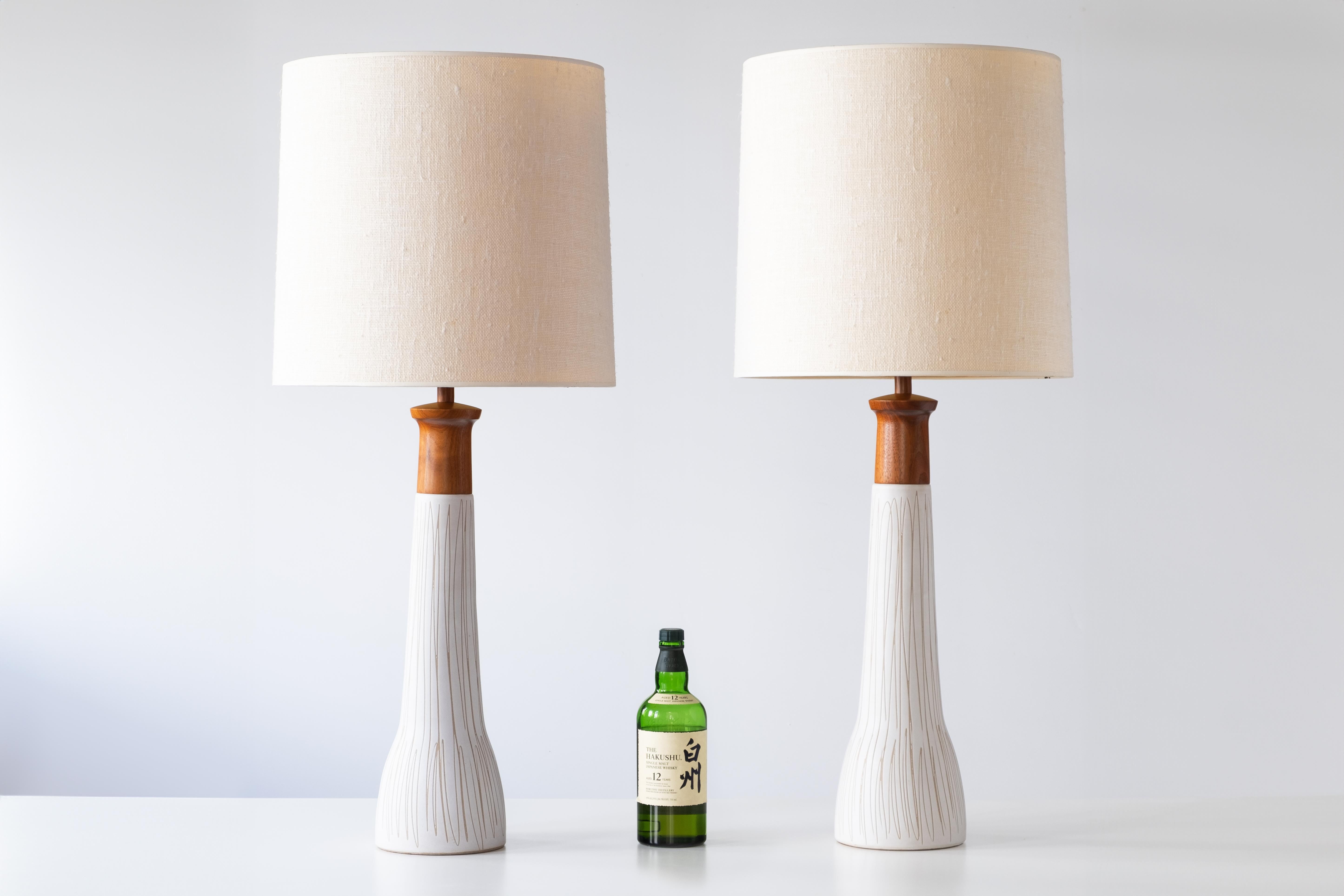 American Gordon & Jane Martz / Marshall Studios Ceramic Table Lamps, White Glaze For Sale