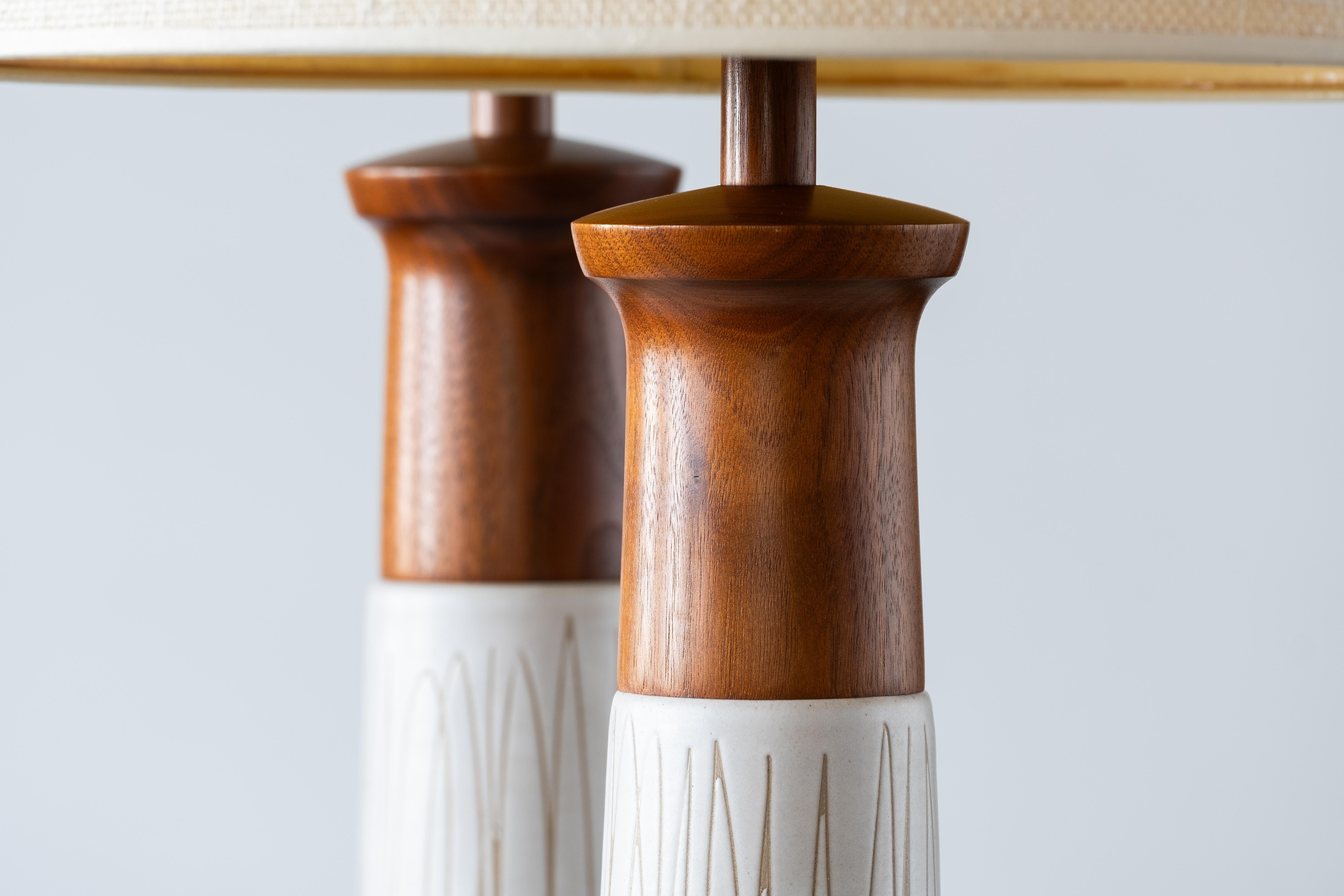 Gordon & Jane Martz / Marshall Studios Keramik-Tischlampen, weiße Glasur im Angebot 3
