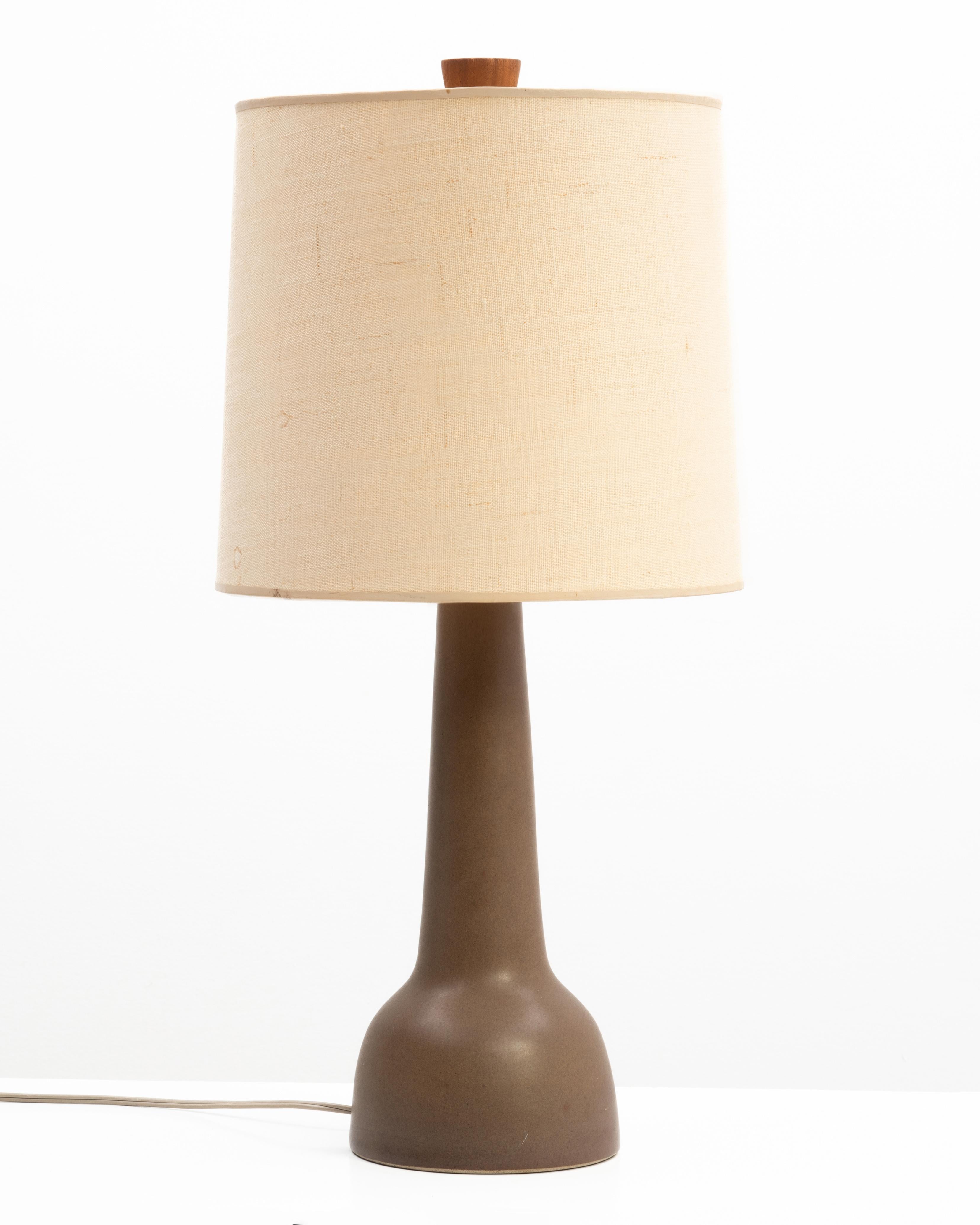 Mid-20th Century Gordon Jane Martz Marshall Studios Table Lamp Brown Speckled Original Finial For Sale