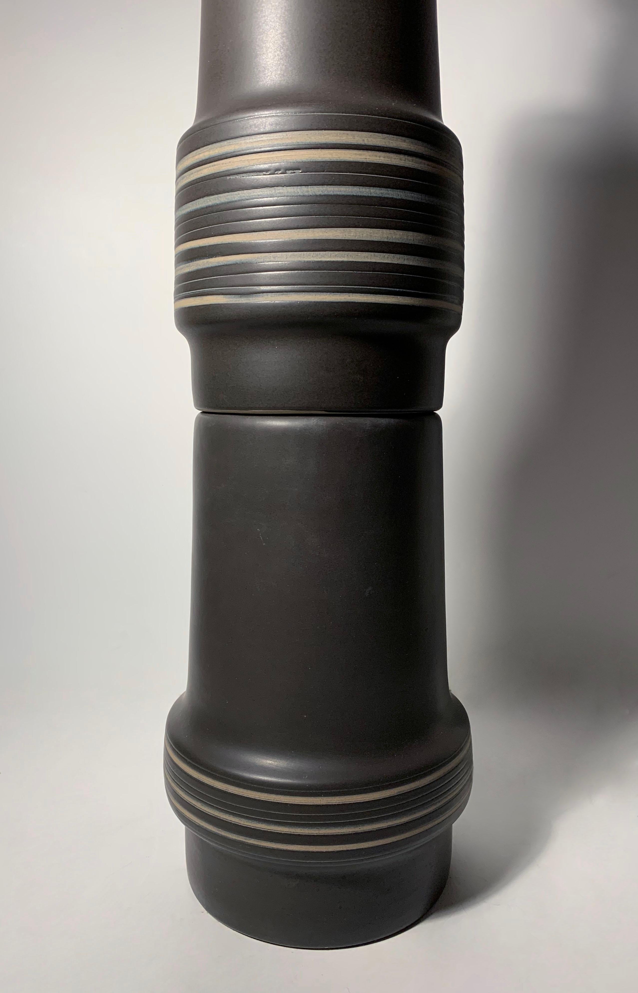 Stoneware Gordon & Jane Martz Mid Century Stacked Ceramic Pottery Table Lamp in Black For Sale