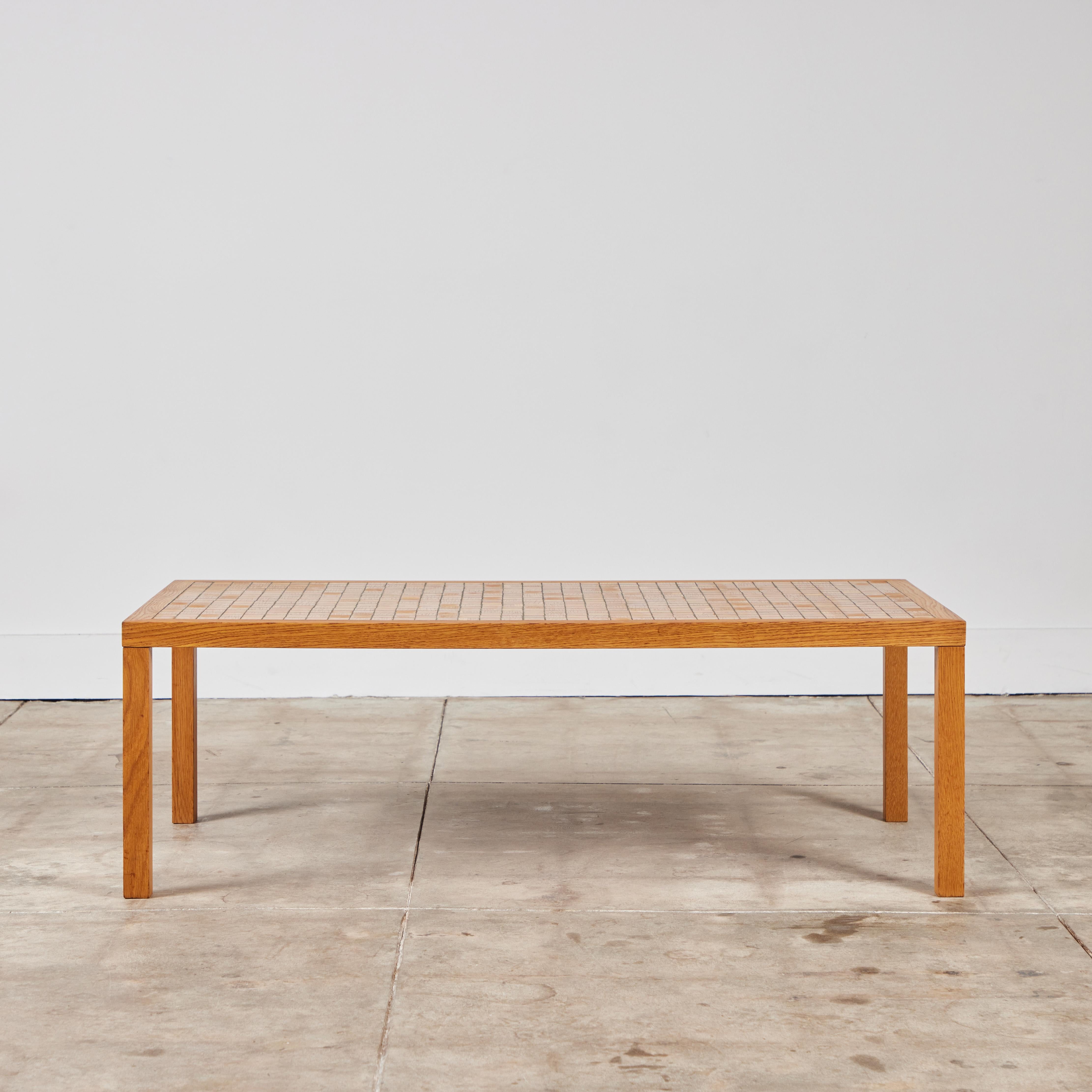 Incrusté Table basse rectangulaire Gordon & Jane Martz avec mosaïque de chêne incrustée en vente