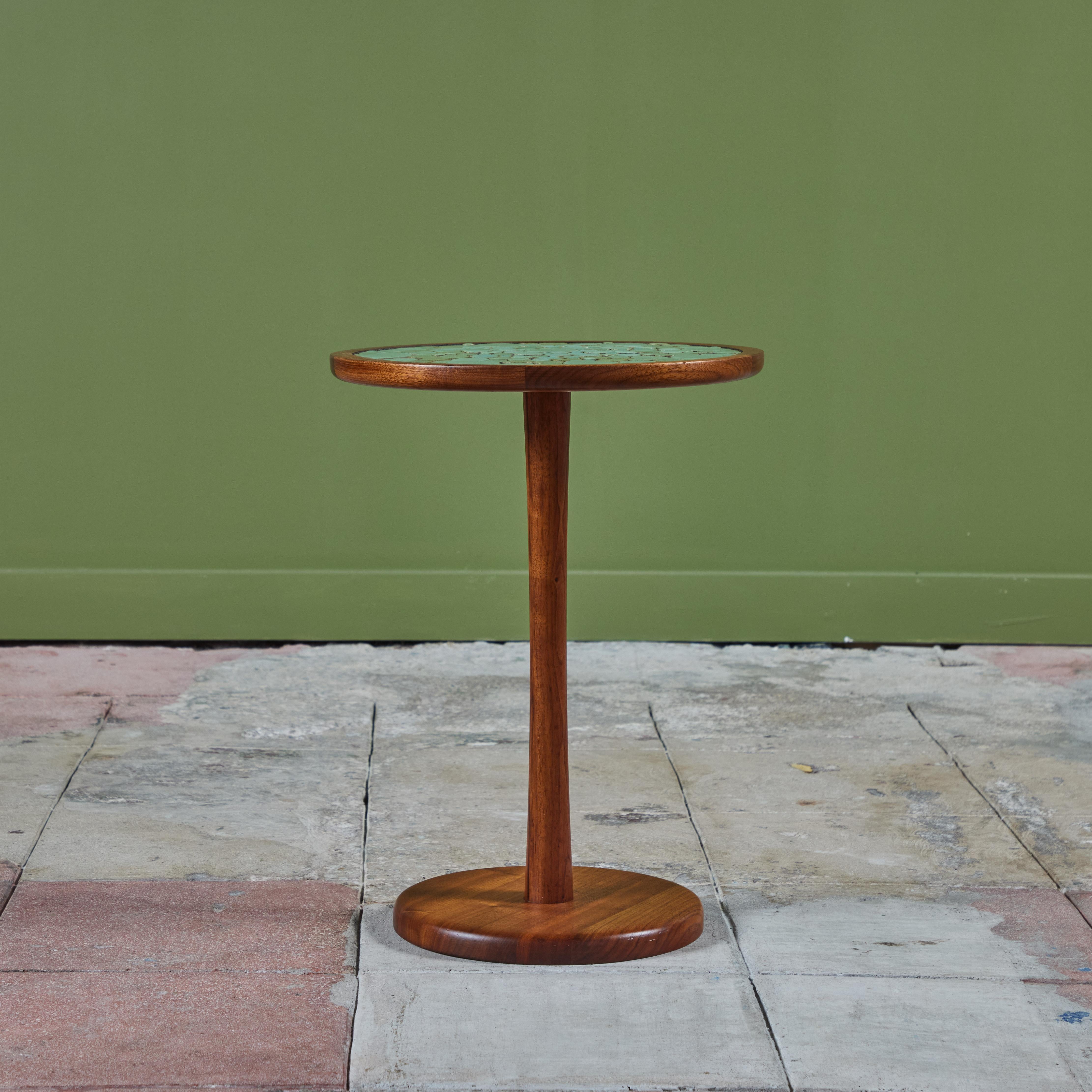 Américain Table d'appoint en mosaïque de carreaux de céramique verte Sea Foam de Gordon & Jane Martz en vente