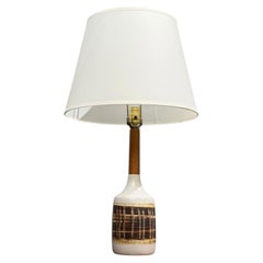 Gordon & Jane Martz, Table Lamp, Walnut, Beige Ceramic, USA, 1960s