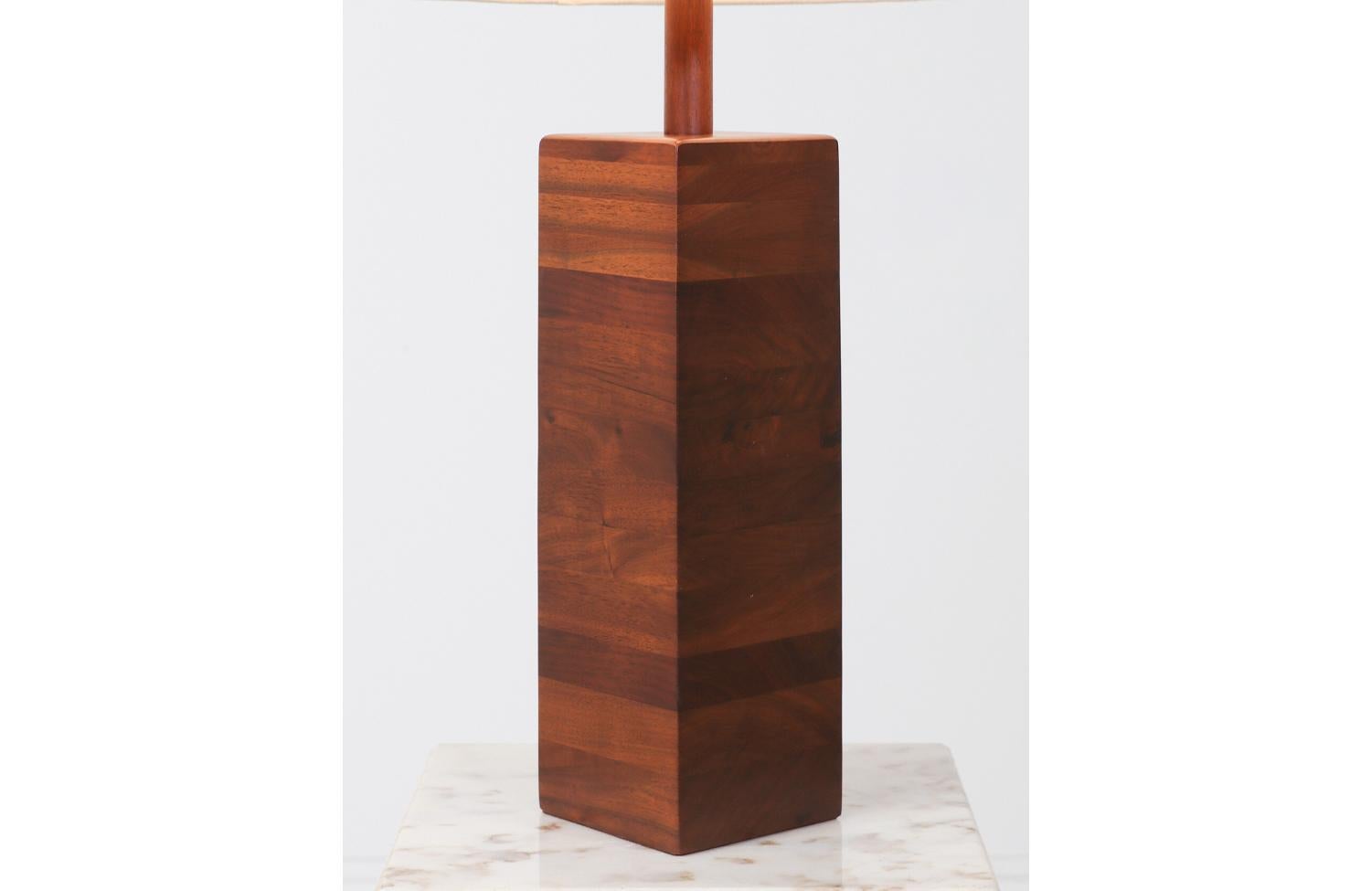 Expertly Restored - Gordon & Jane Martz Walnut Table Lamp for Marshall Studios In Excellent Condition For Sale In Los Angeles, CA