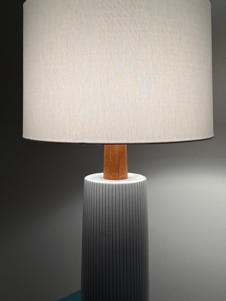 Mid-20th Century Gordon & Jane Martz White Ceramic Pinstripe Table Lamp Marshall Studios 1960s