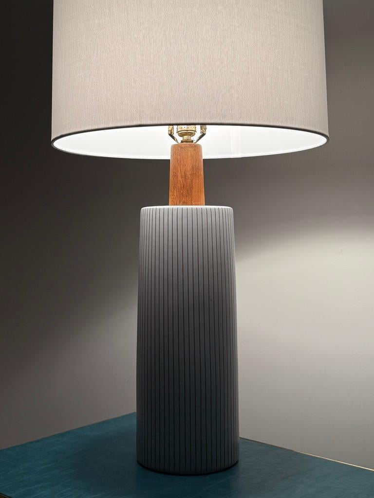 Gordon & Jane Martz White Ceramic Pinstripe Table Lamp Marshall Studios 1960s 2