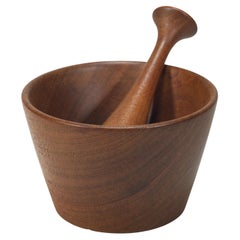 Mortar and Pestle de Gordon Keeler pour American Studio Craft