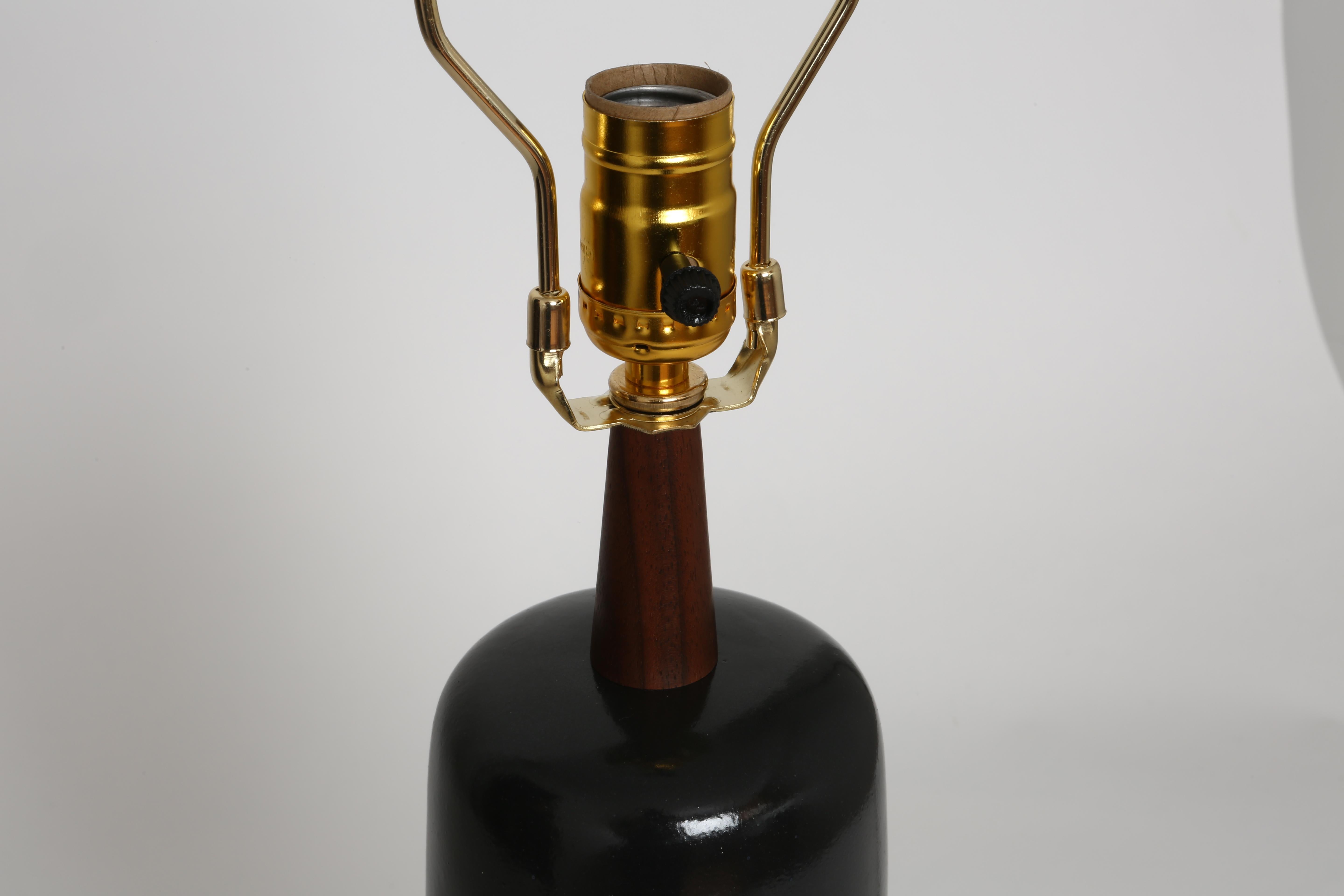 Gordon Martz ceramic table lamp in black.