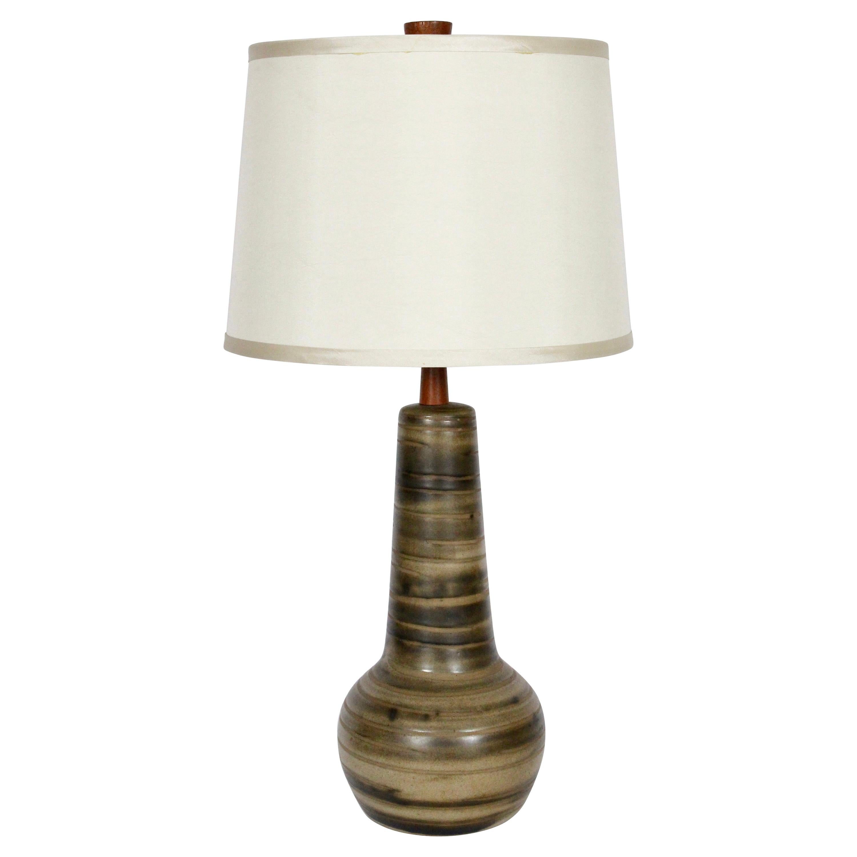 Gordon Martz for Marshall Studios Brushed Olive Green Pottery Table Lamp, 1950's For Sale
