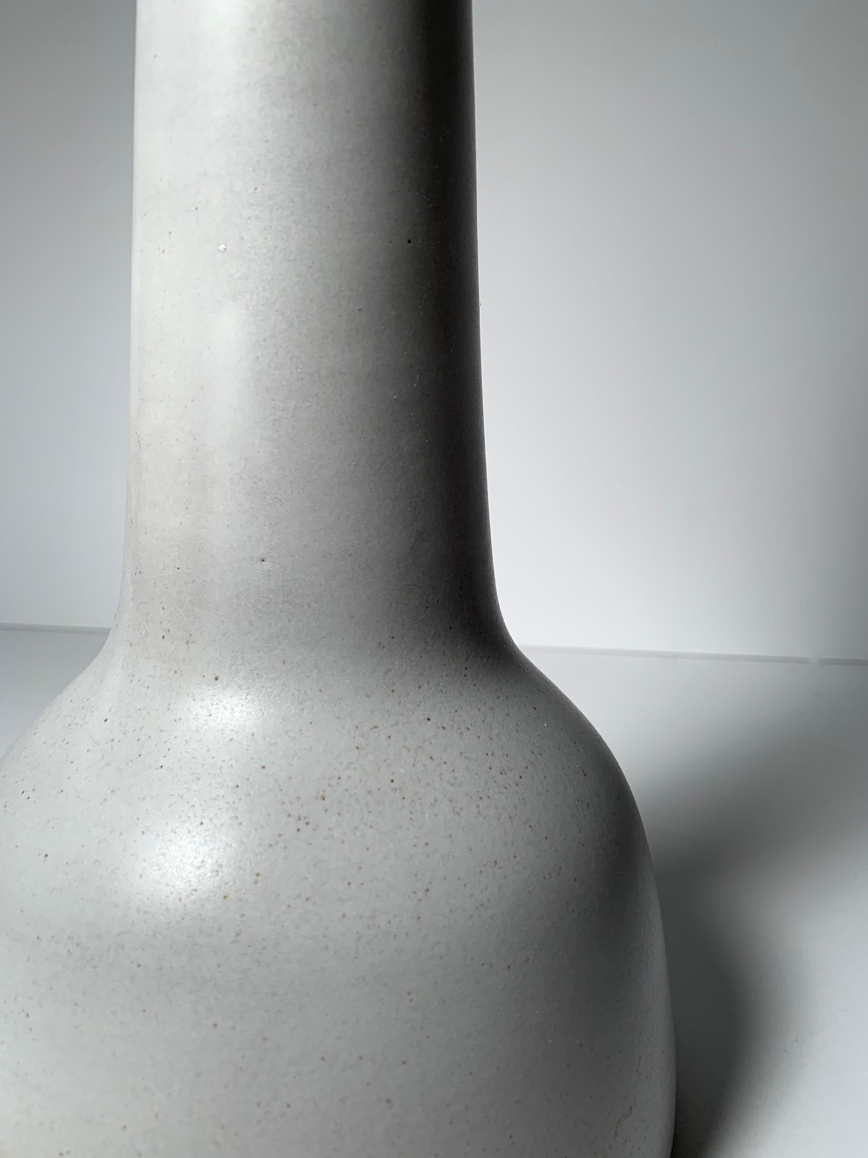 Mid-Century Modern Gordon Martz Small Ceramic Torpedo Table Lamp in White For Sale
