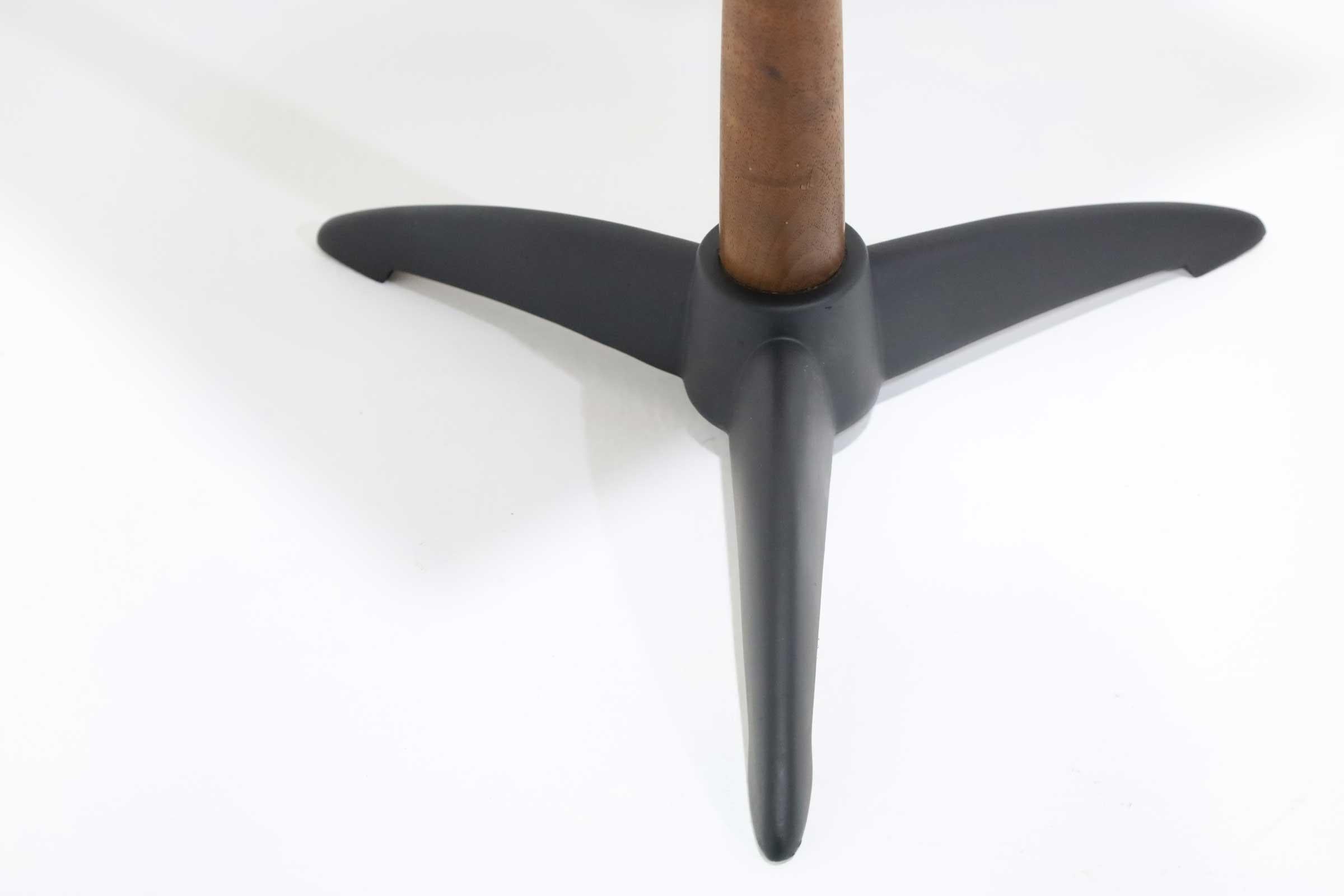 Gordon Martz Style Beistelltisch mit asymmetrischer Keramikfliesenplatte (amerikanisch) im Angebot