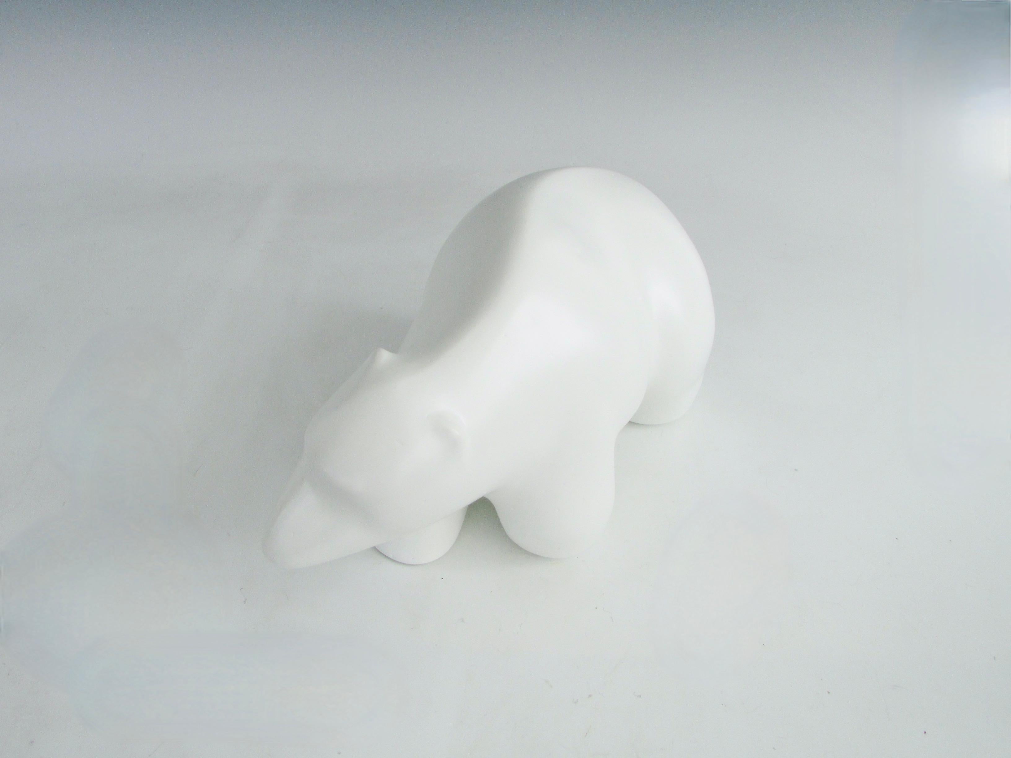 Gordon Newell Style Polar Bear Sculpture Signed 1