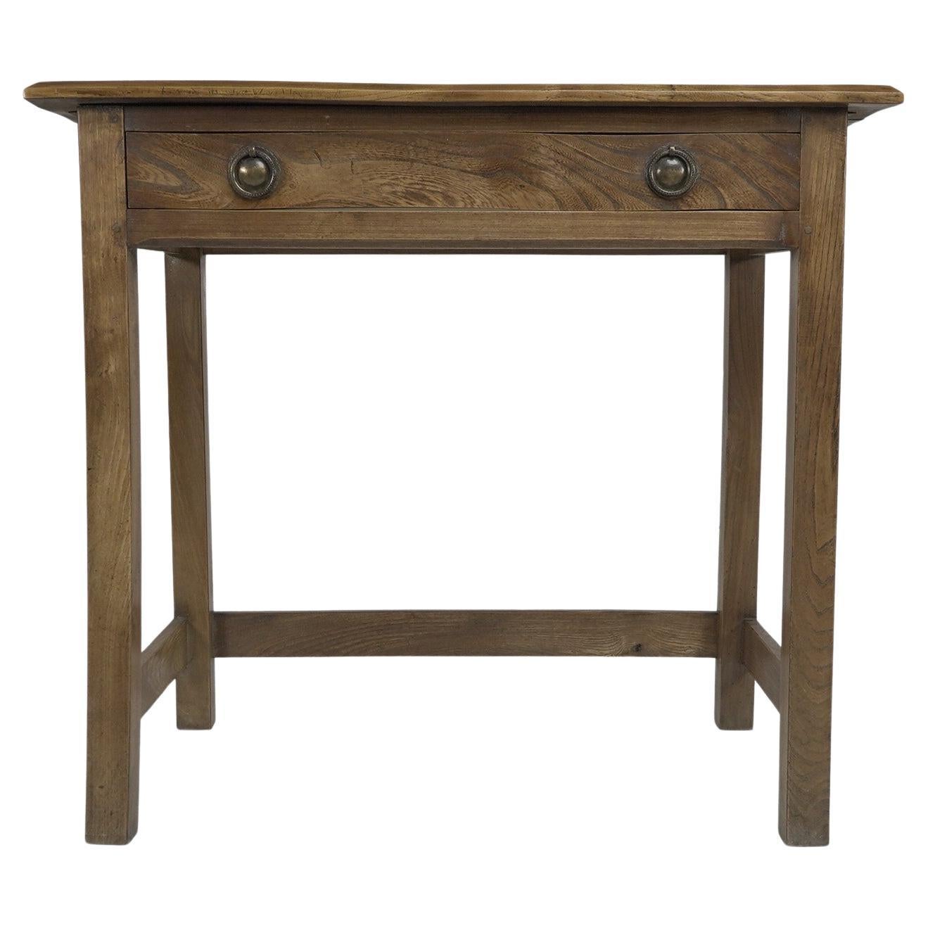 Gordon Russell. A fine quality Cotswold School ash single drawer desk For Sale