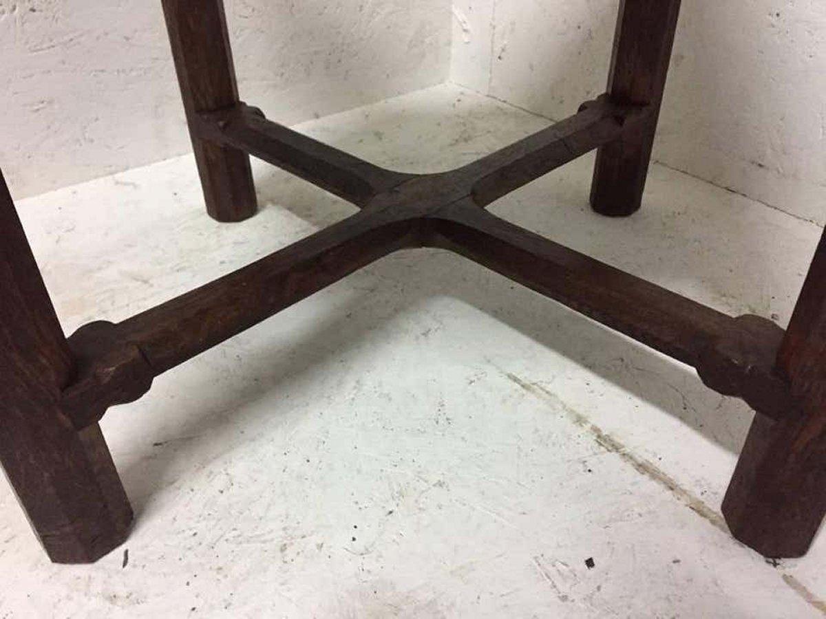 Tabouret en chêne Cotswold Arts & Crafts avec traverse extensible sculptée de Gordon Russell 4