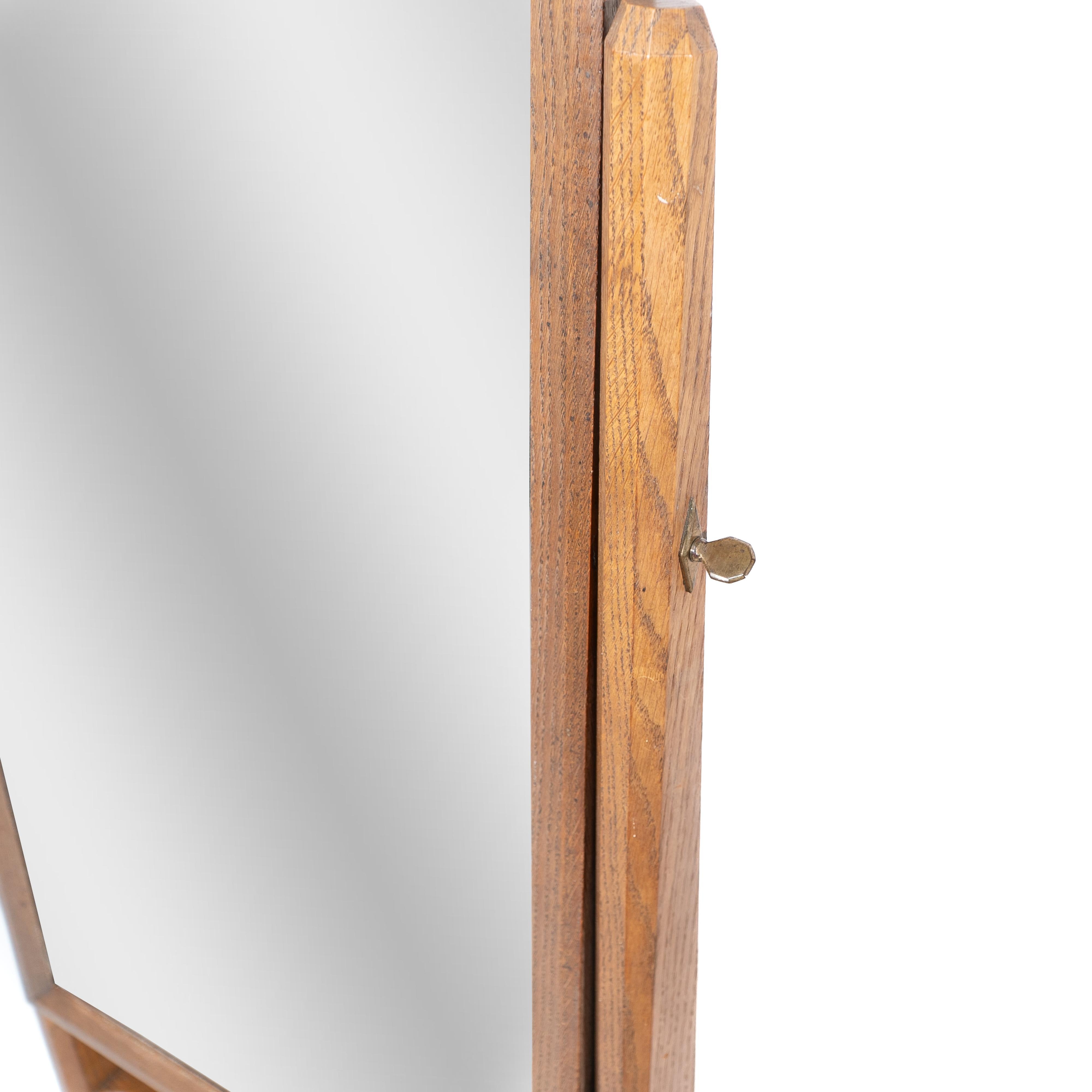 Gordon Russell. Specchio da camera a tutta lunghezza in legno di noce di Arts & Crafts in vendita 2