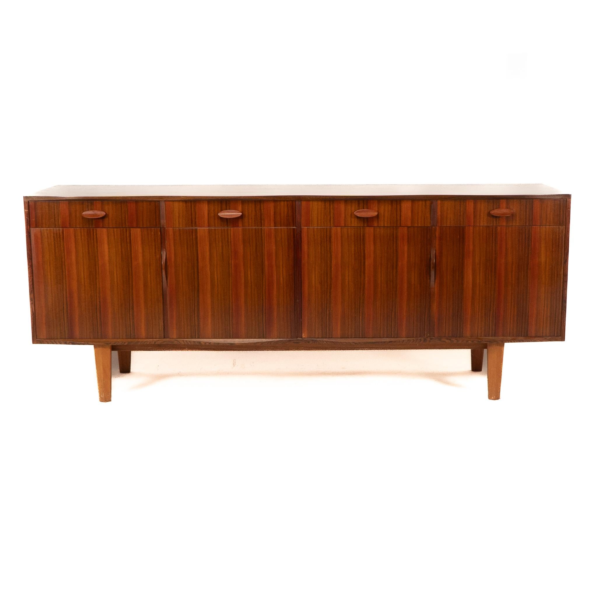 Gordon Russell. Designer WH Russell a Rosewood & Mahogany 'Burford' Dining Suite en vente 10