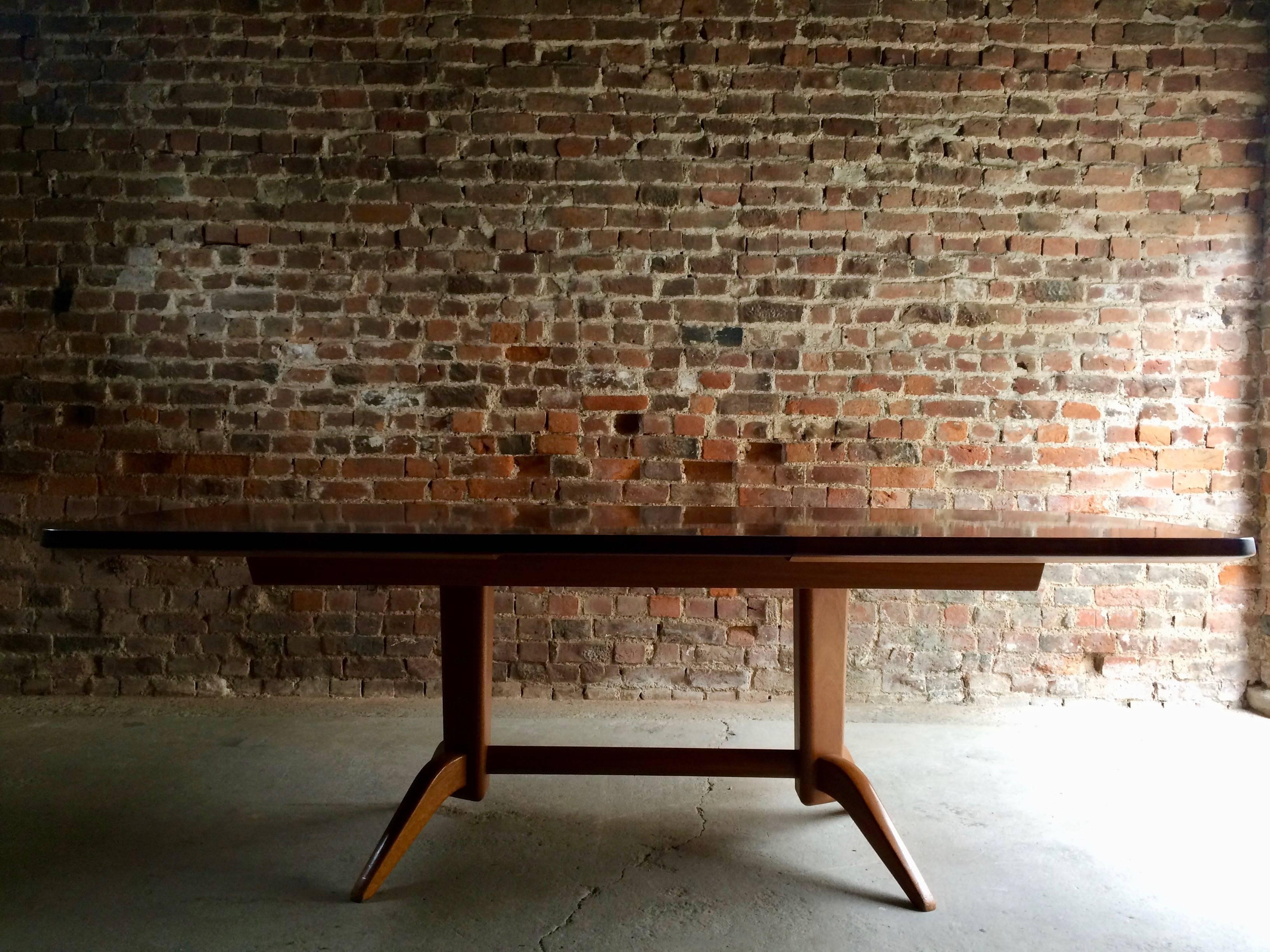 Acajou Gordon Russell Table à manger & Huit chaises Rosewood Burford R818 Extending Cites
