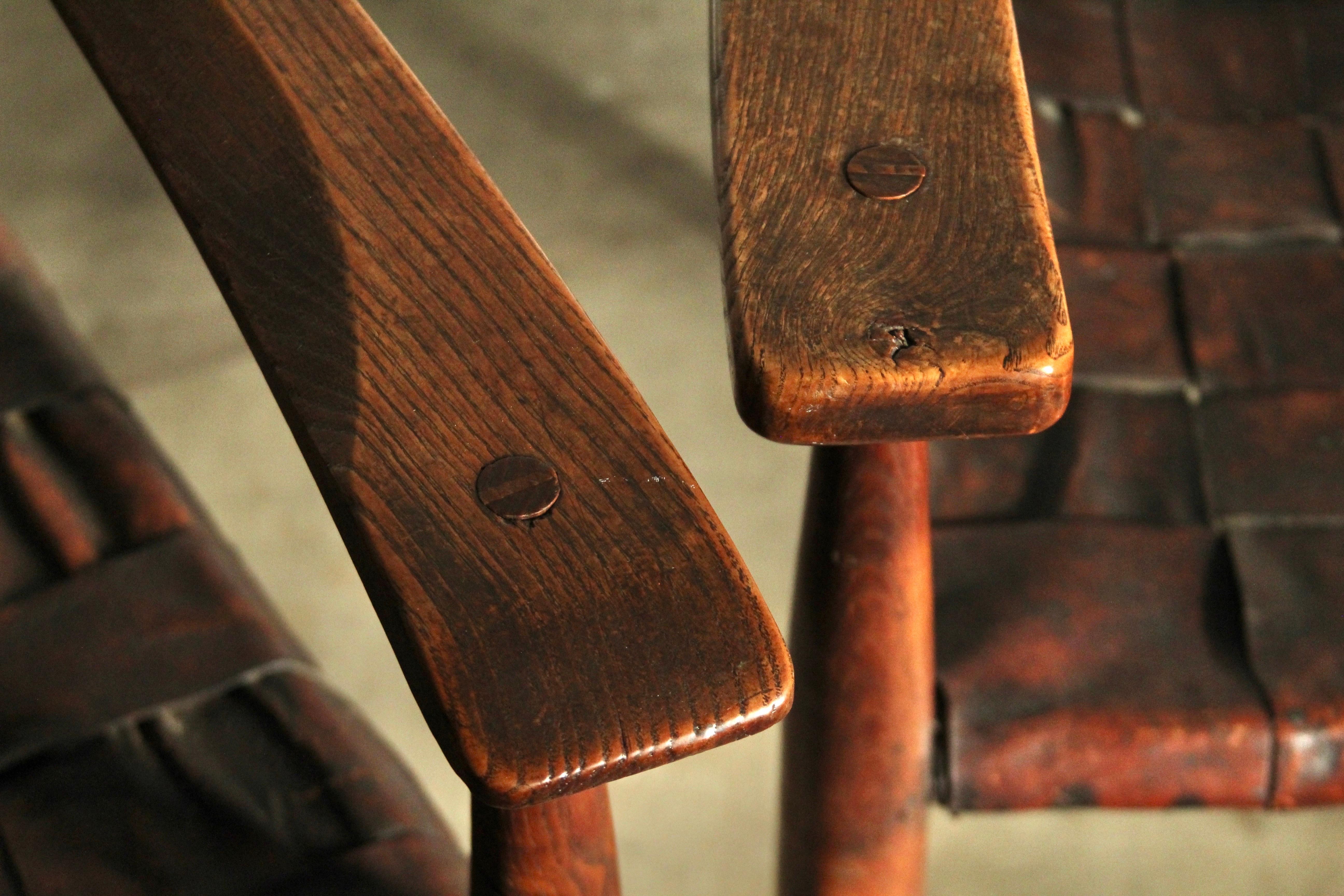 Chaises longues en chêne et cuir tressé à dossier en échelle, fabriquées à la main par Gordon Russell, 1904 en vente 9