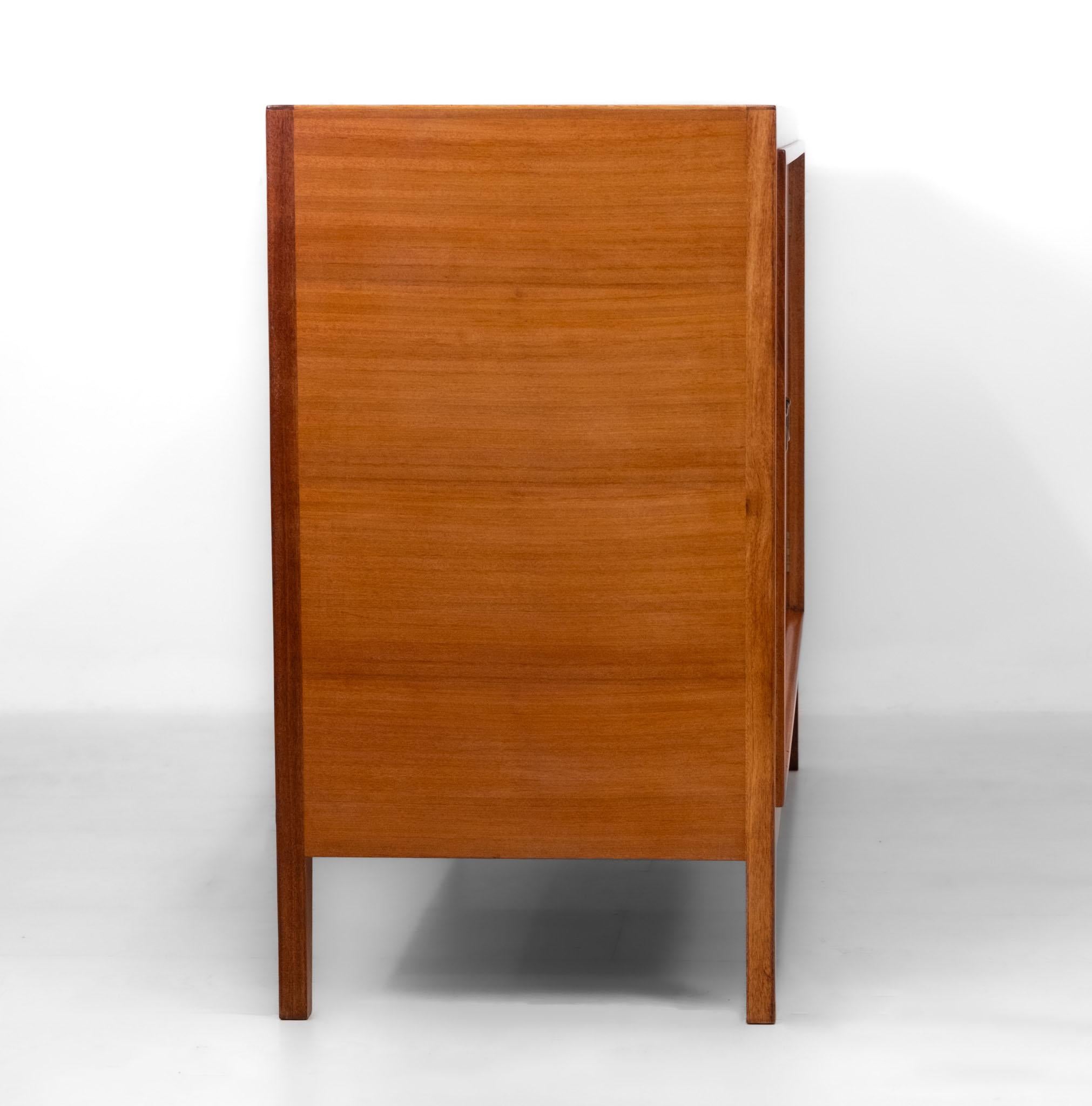 Gordon Russell Helix Sideboard Designed By David Booth & Judith Ledeboer Circa For Sale 3