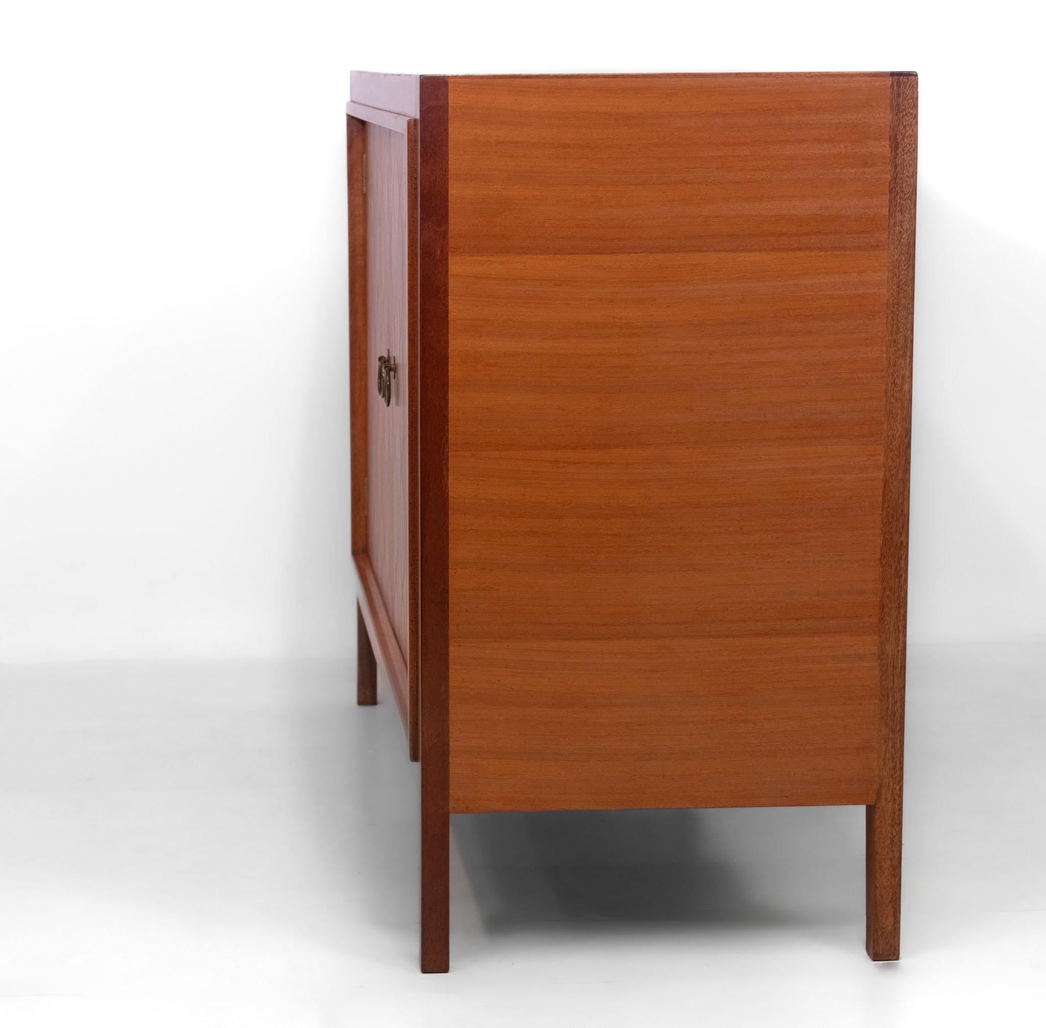 Gordon Russell Helix Sideboard Designed By David Booth & Judith Ledeboer Circa For Sale 4