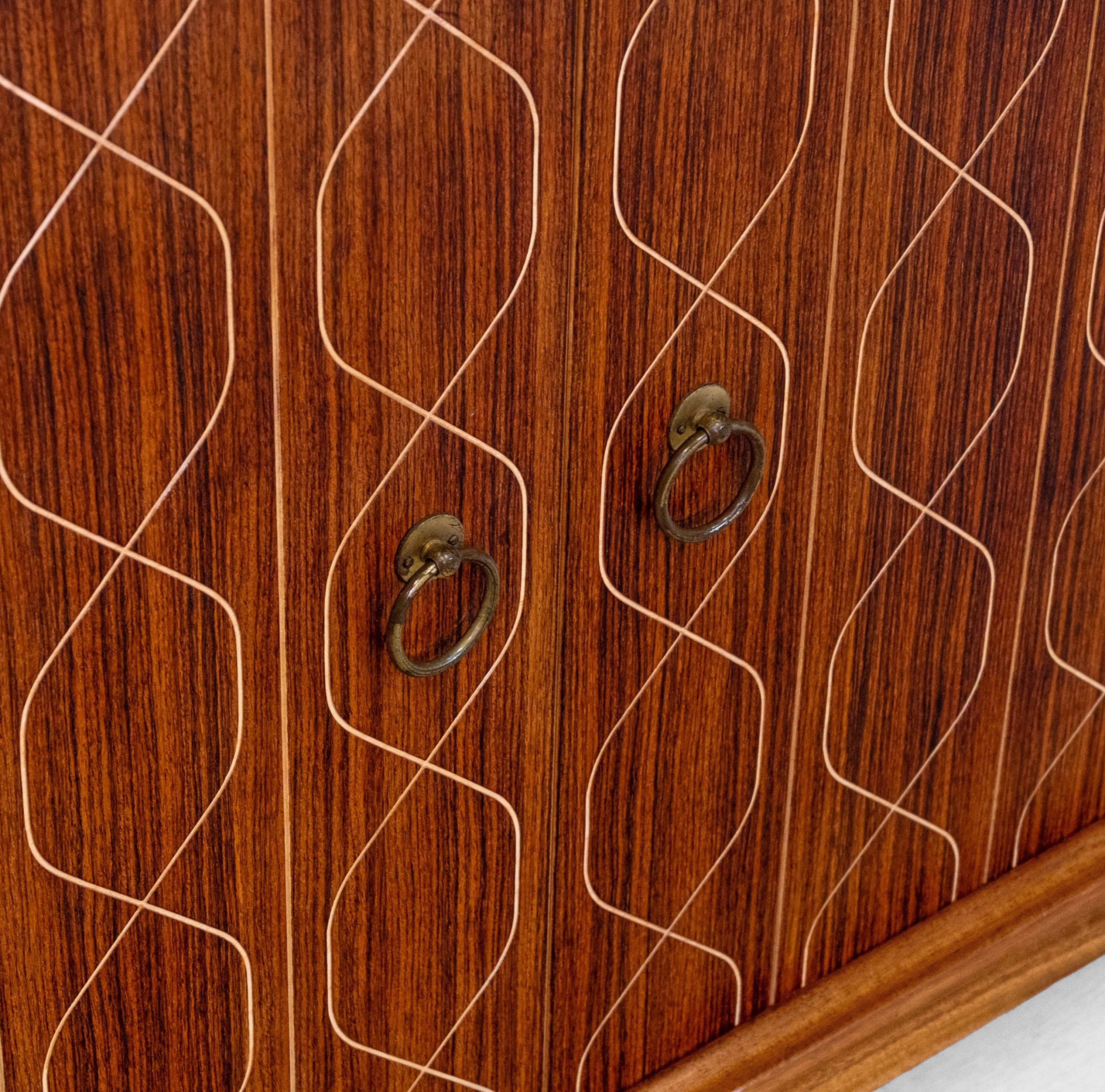 Gordon Russell Helix Sideboard Designed By David Booth & Judith Ledeboer Circa In Good Condition For Sale In Norwich, GB